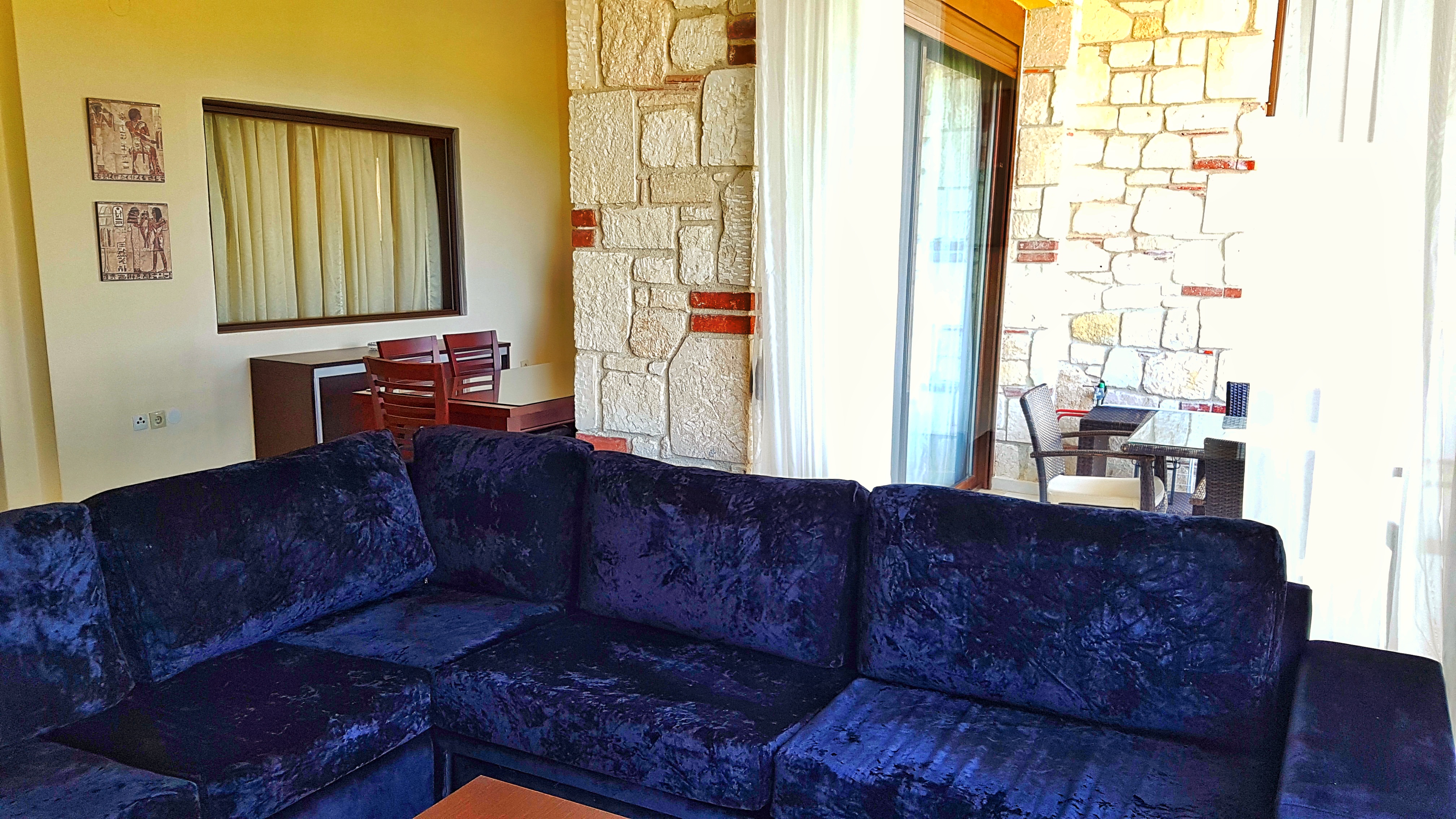 Bungalow White Apartments And Suites