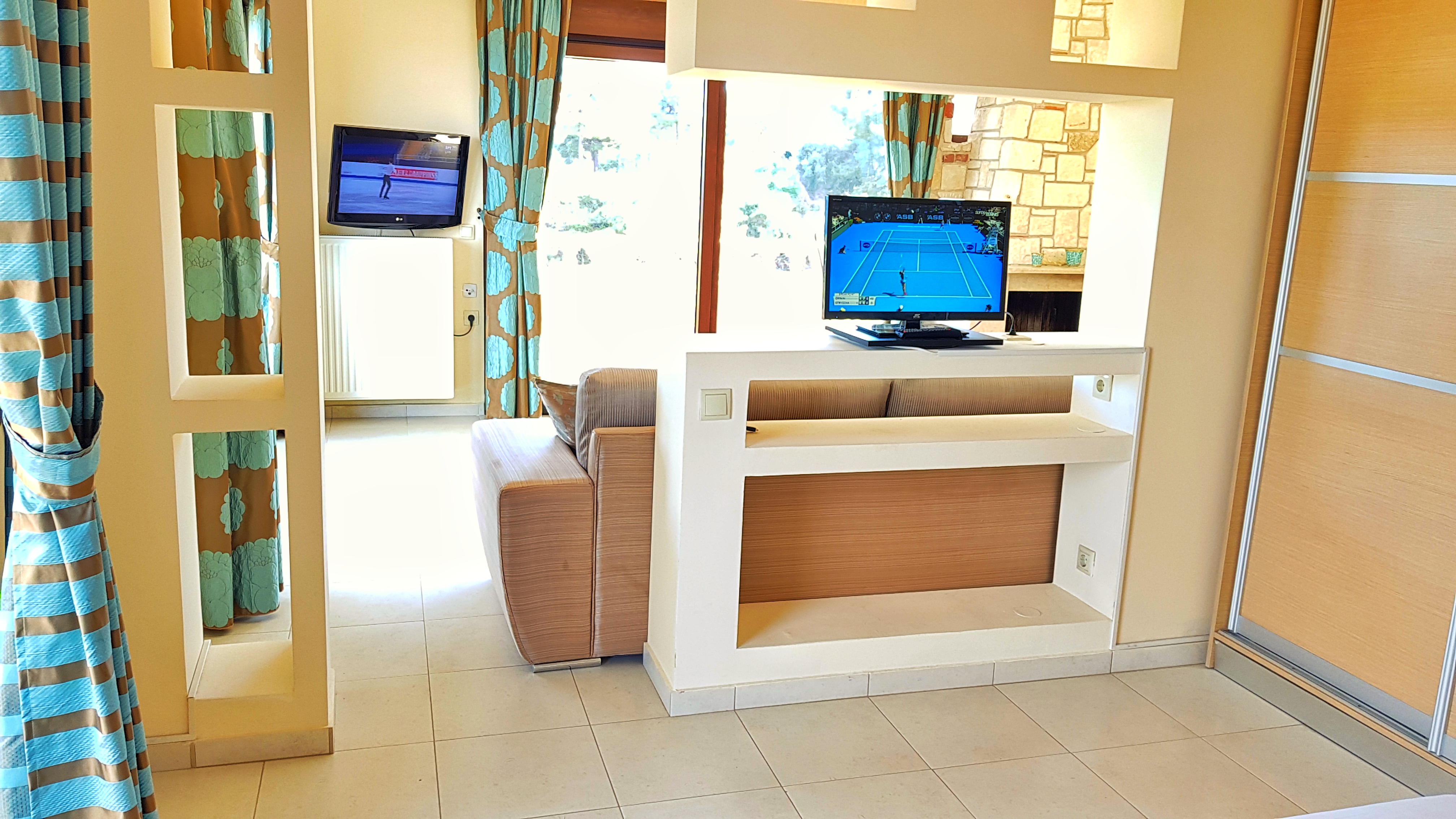 Bungalow White Apartments And Suites