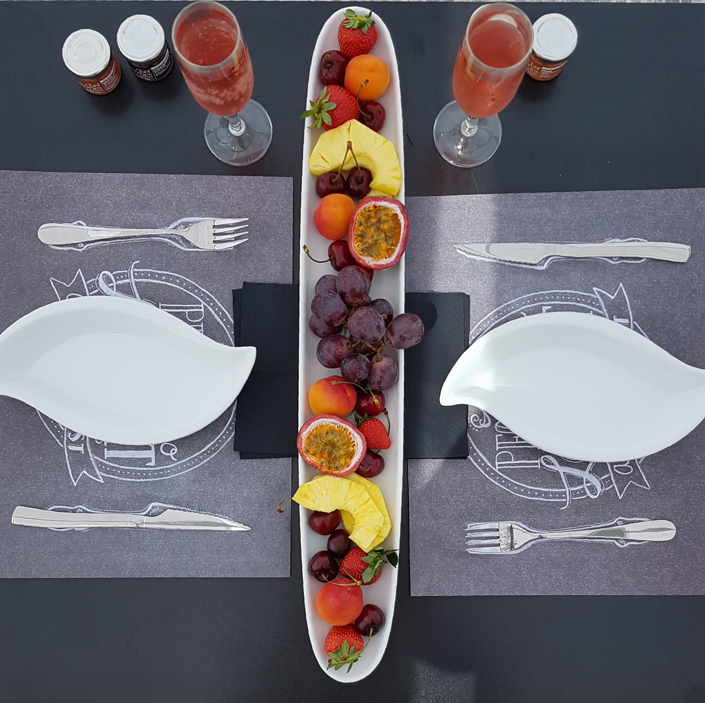 Bungalow White Apartments And Suites