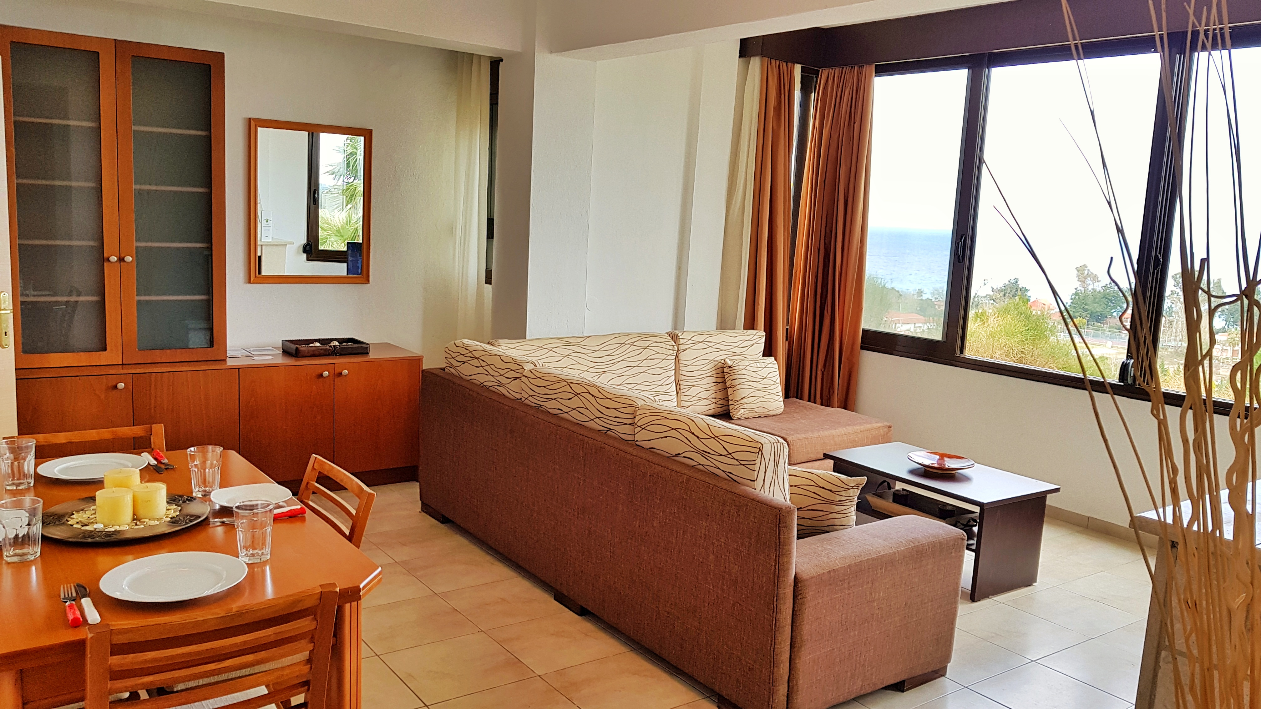 Bungalow White Apartments And Suites