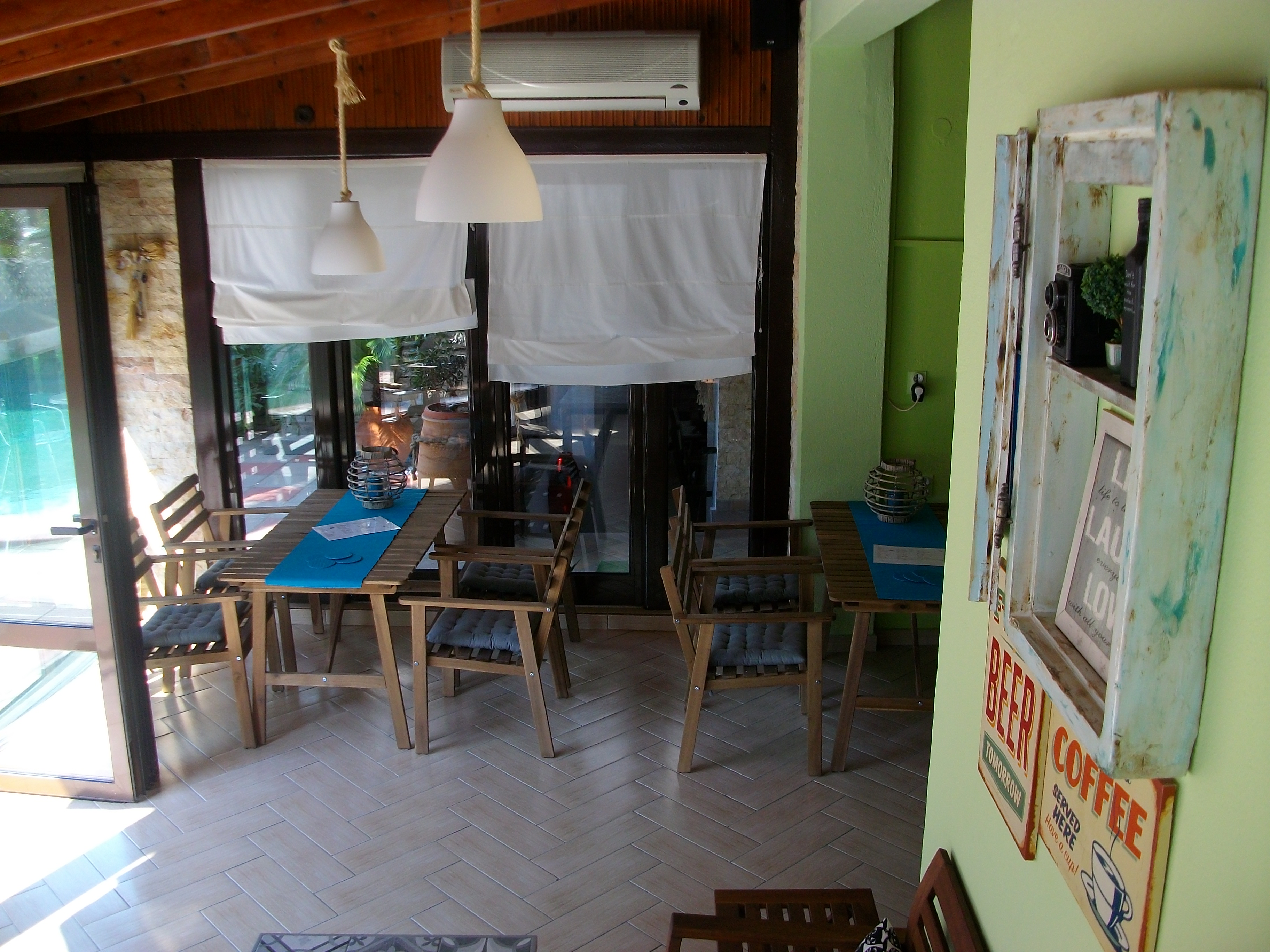 Pella House Hotel