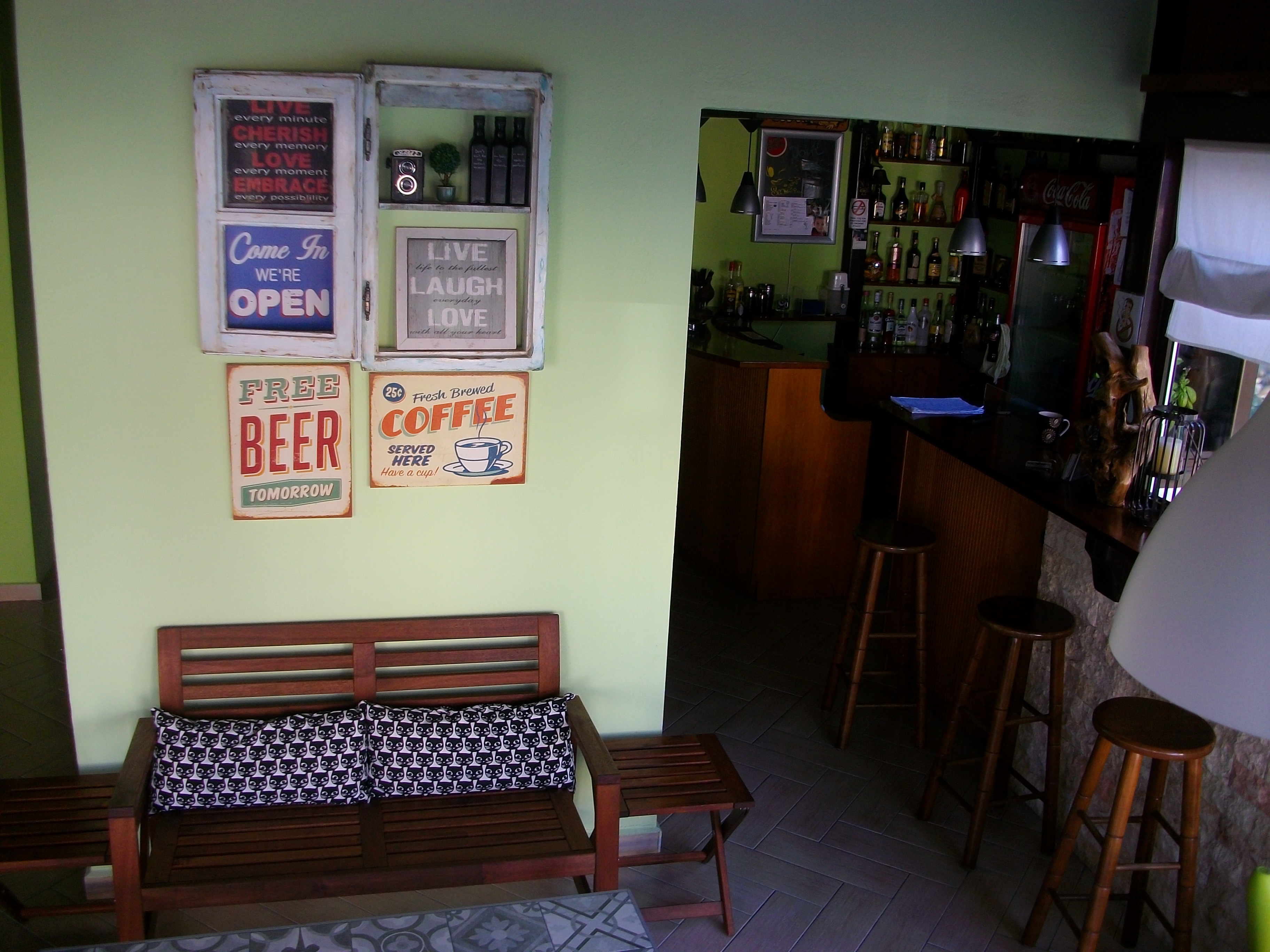Pella House Hotel