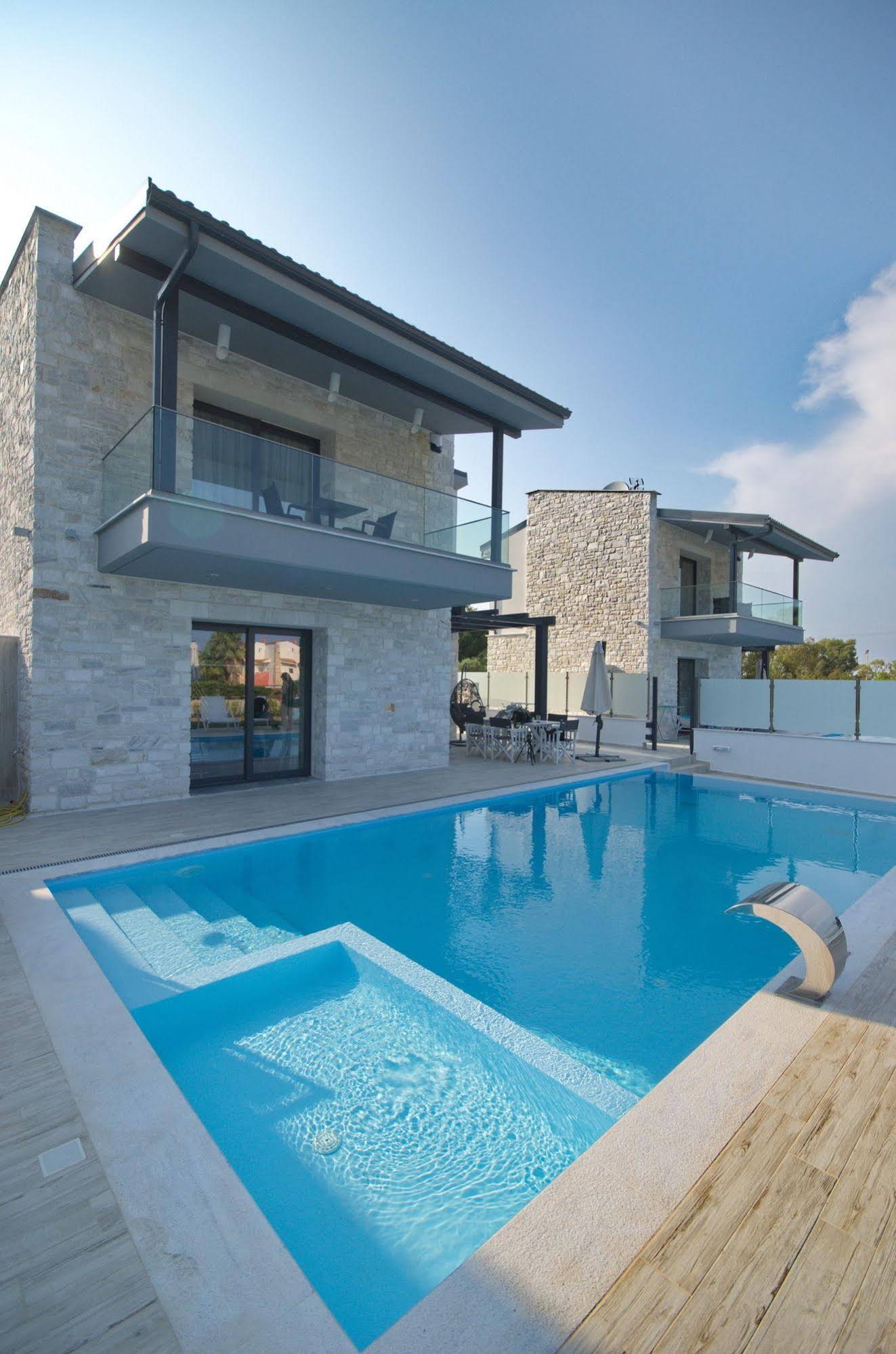 White Pearl Luxury Villas
