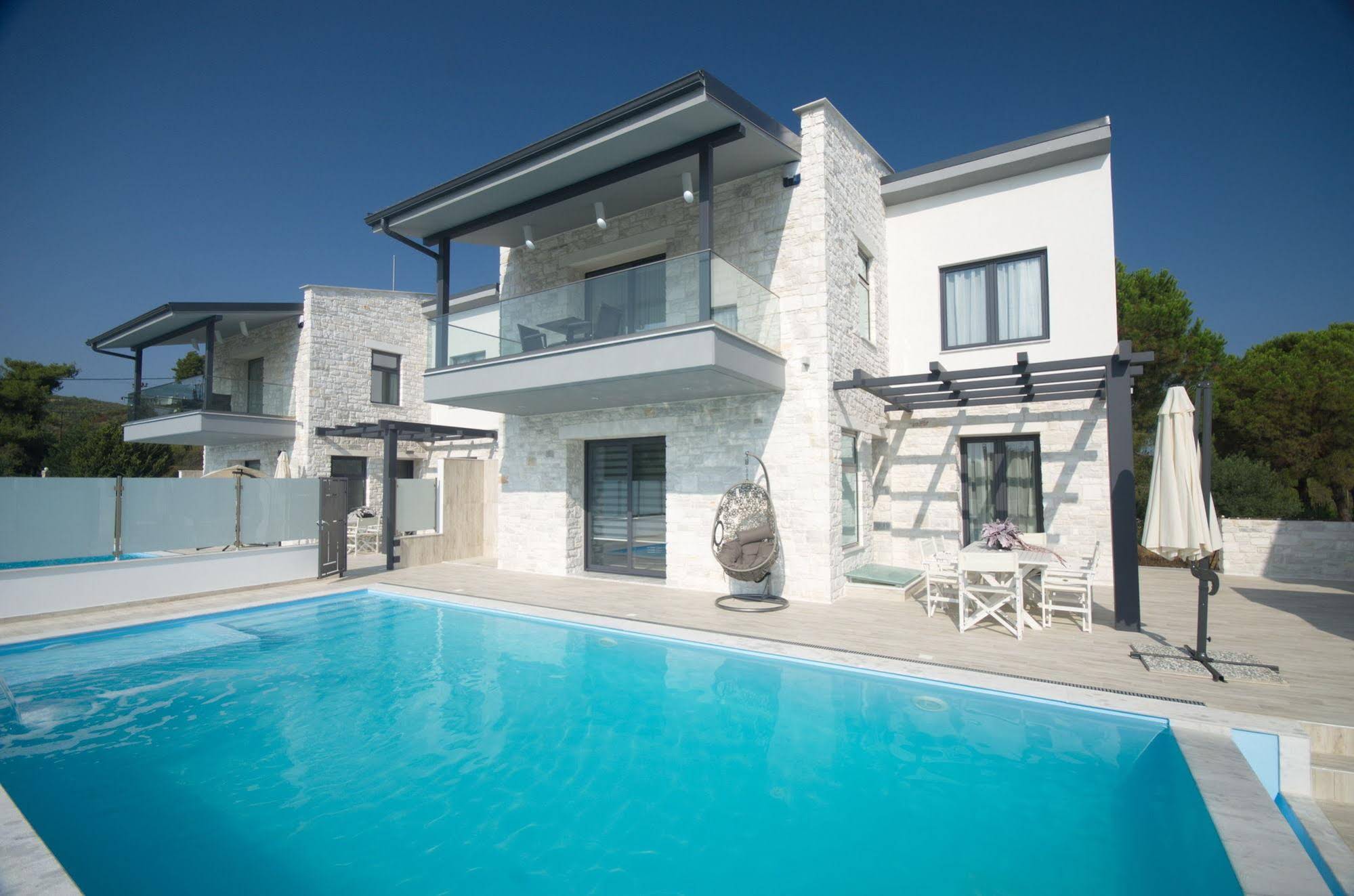 White Pearl Luxury Villas
