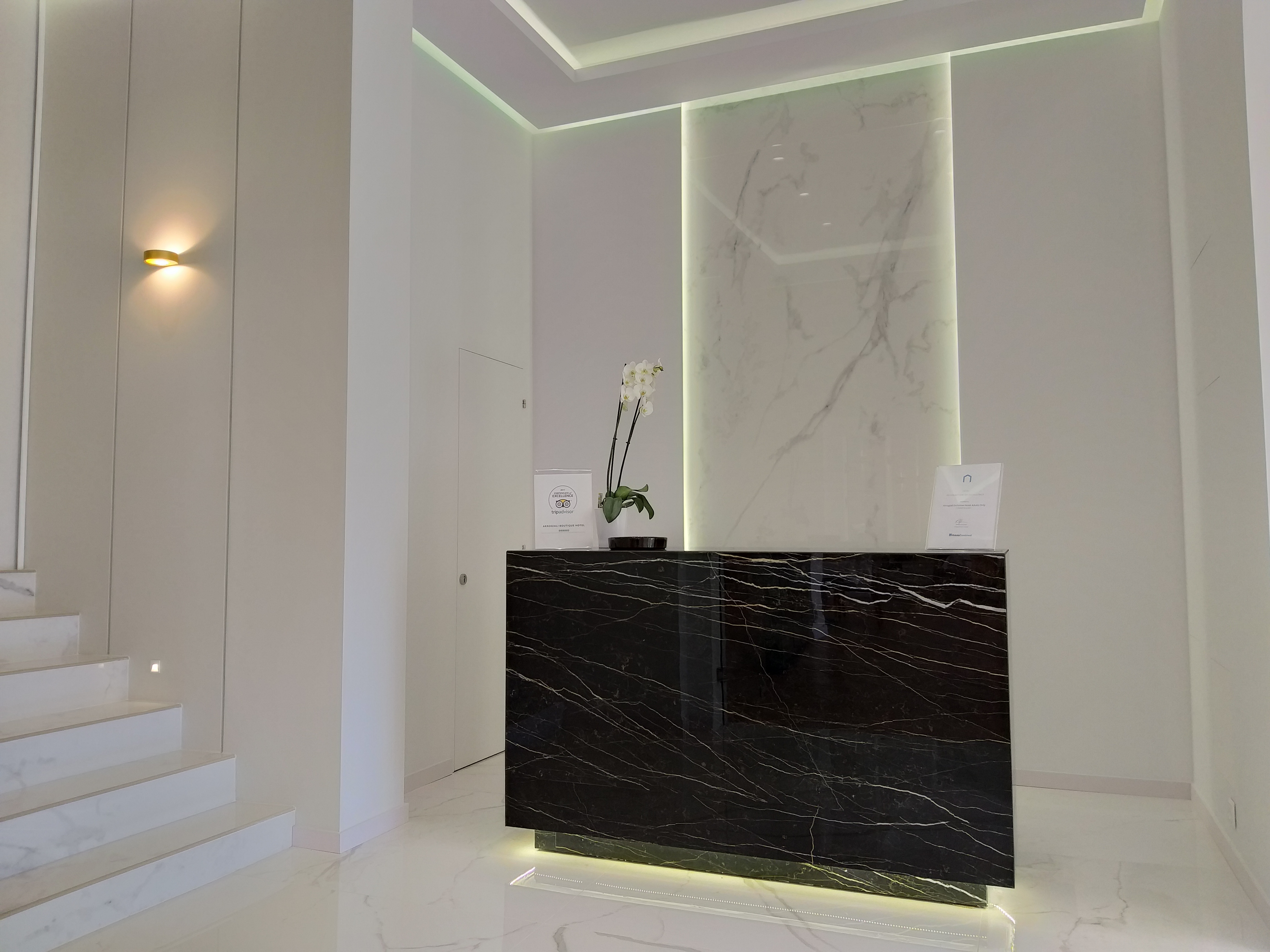 Akrogiali Exclusive Hotel