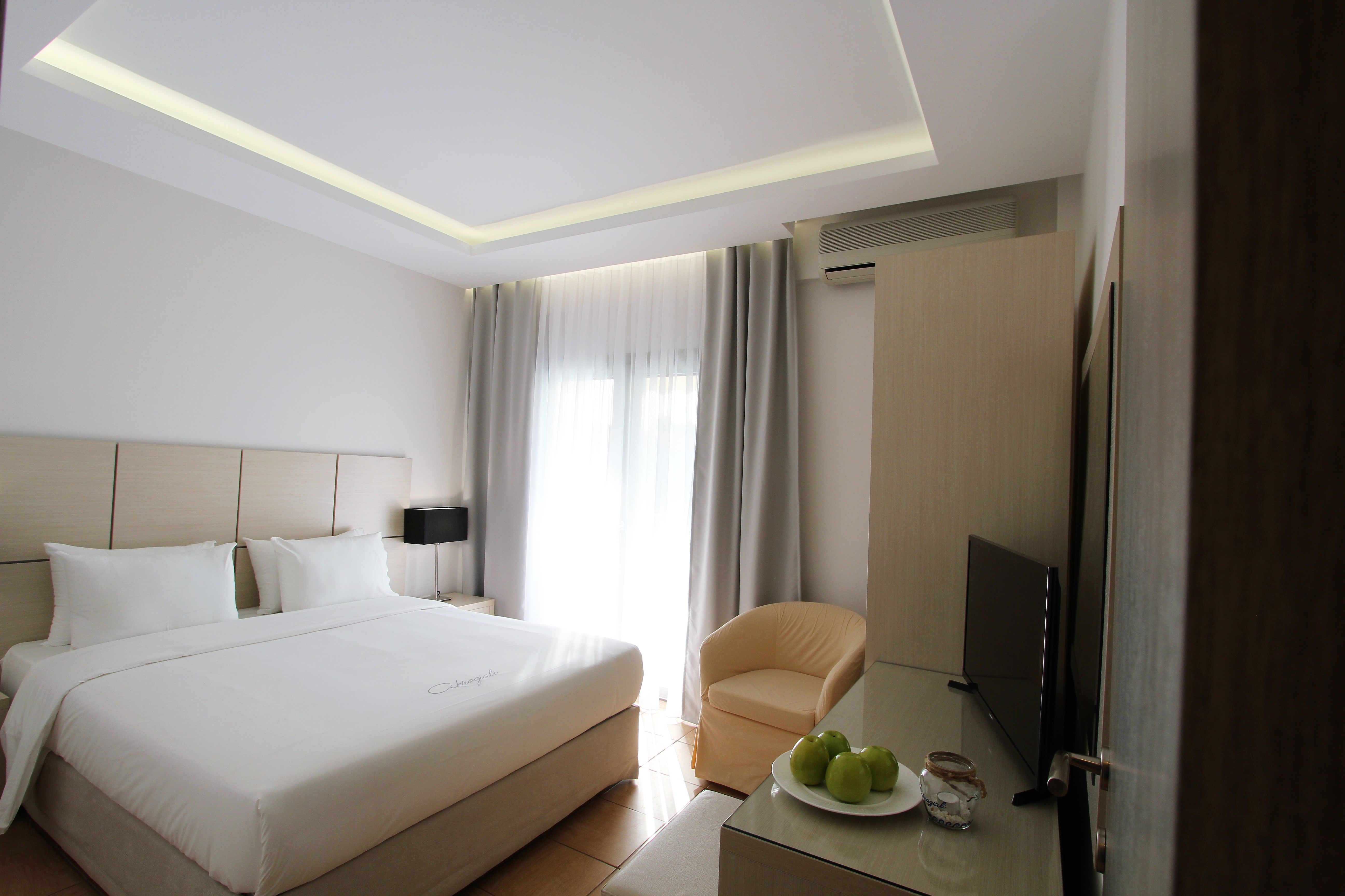 Akrogiali Exclusive Hotel