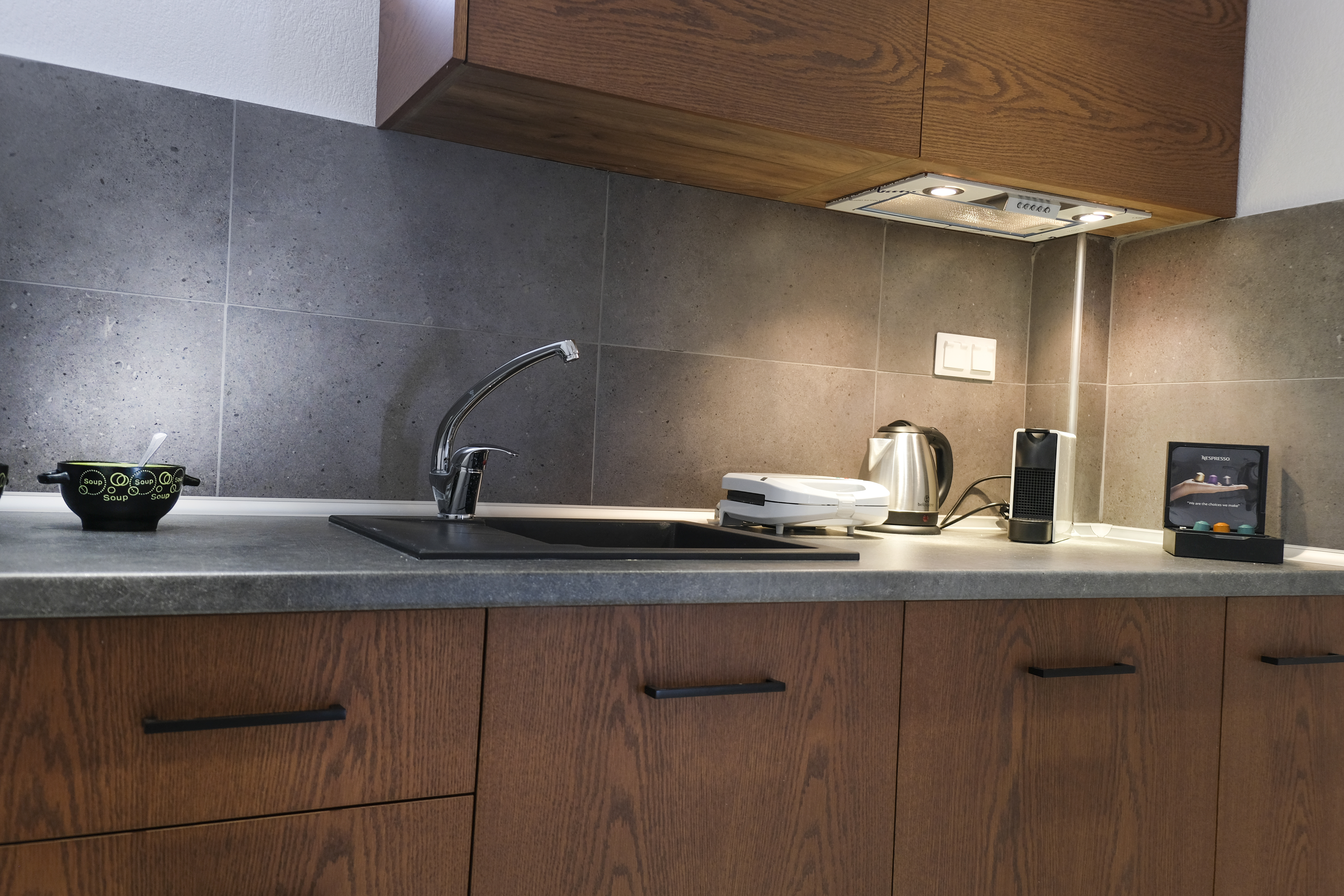 Royal Hotel and Suites