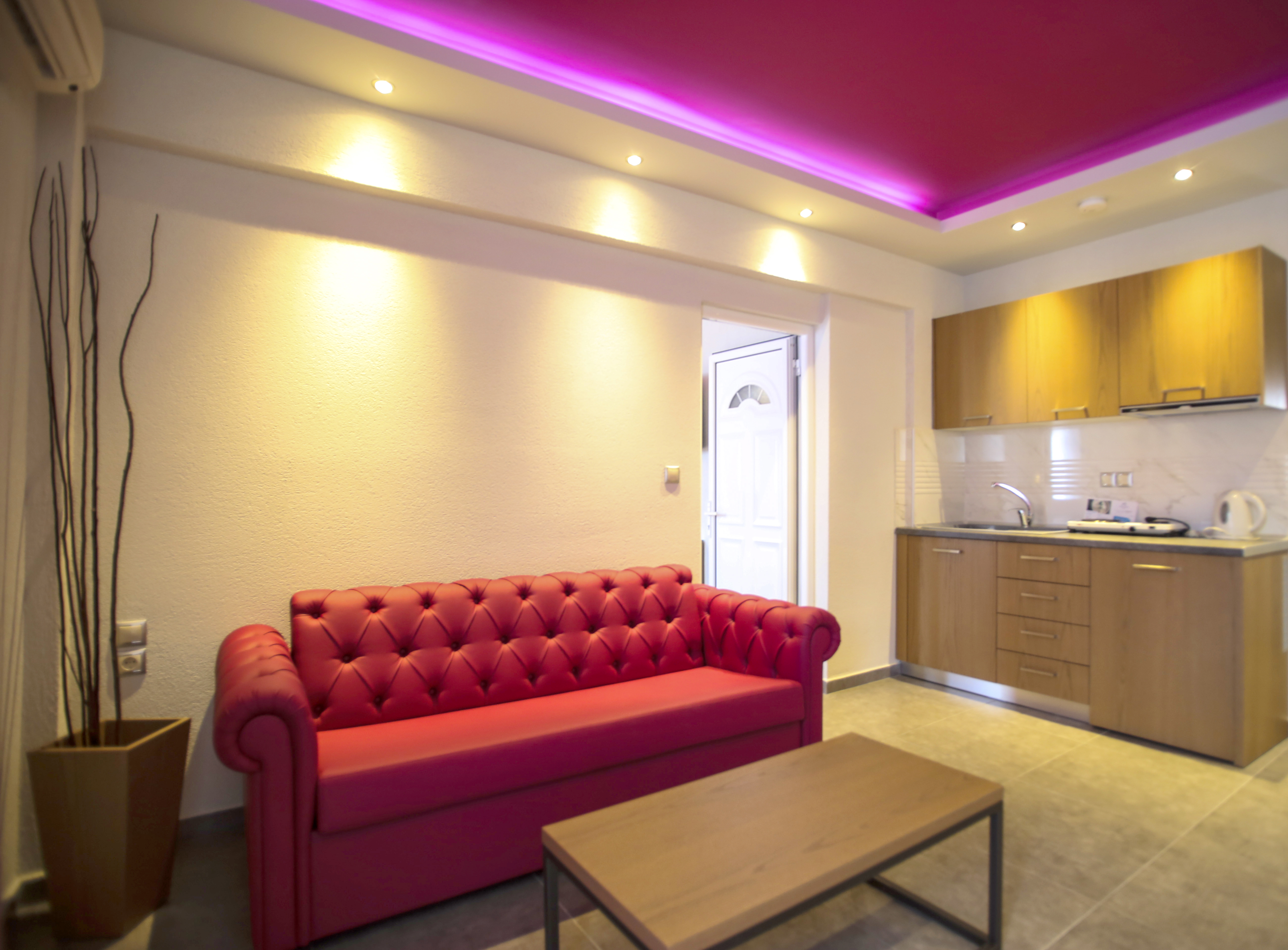 Royal Hotel and Suites