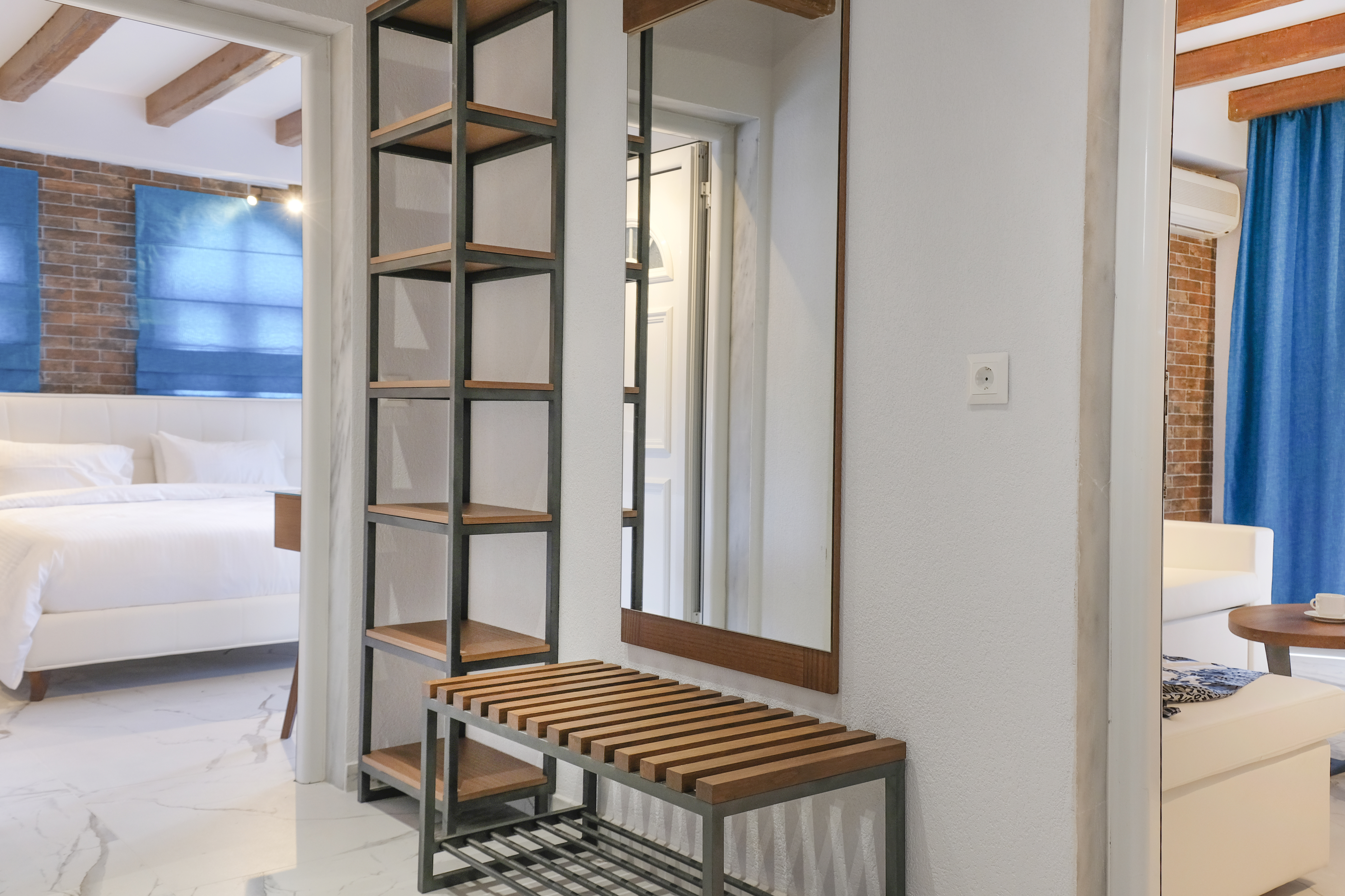 Royal Hotel and Suites