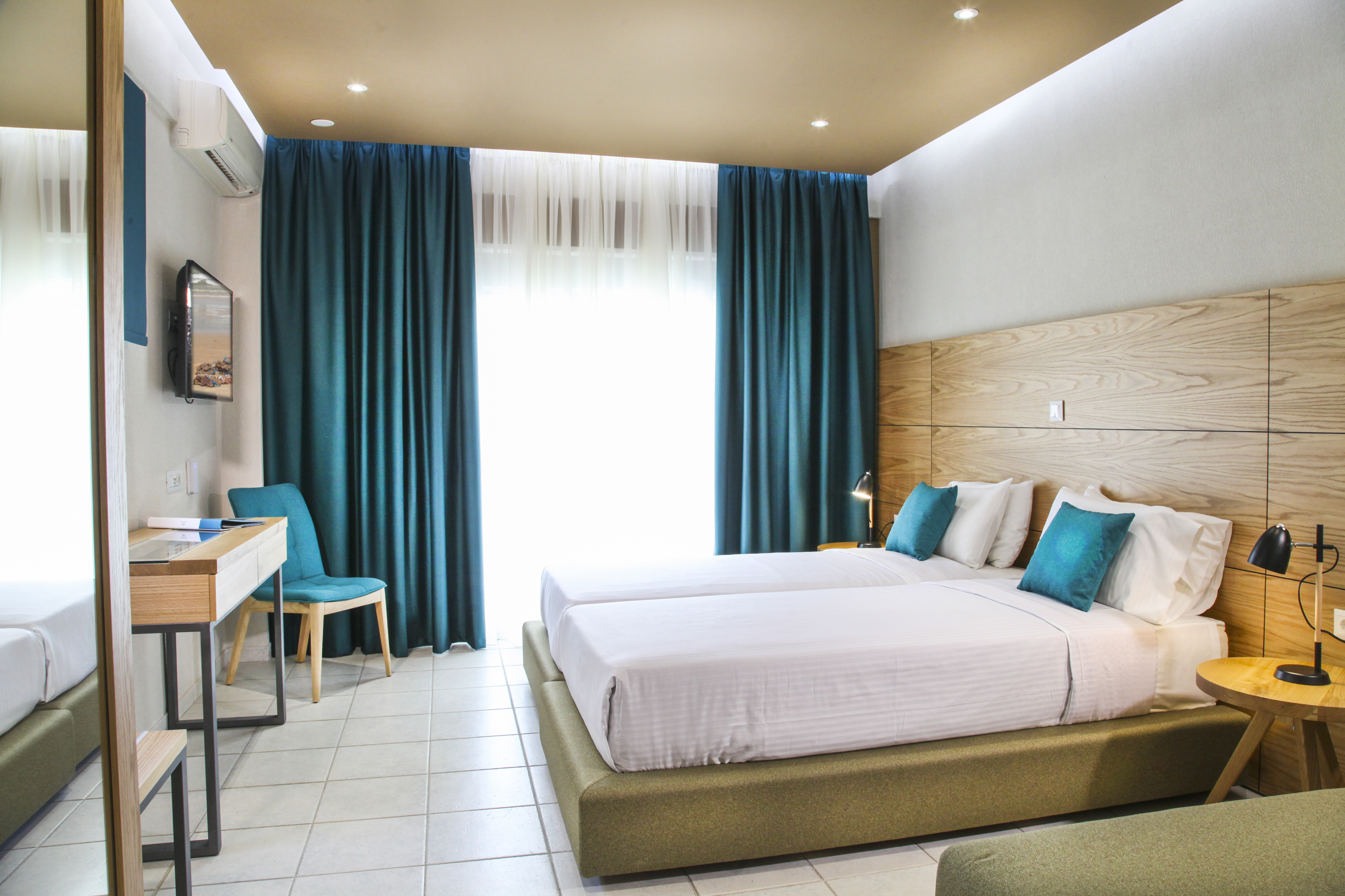 Royal Hotel and Suites