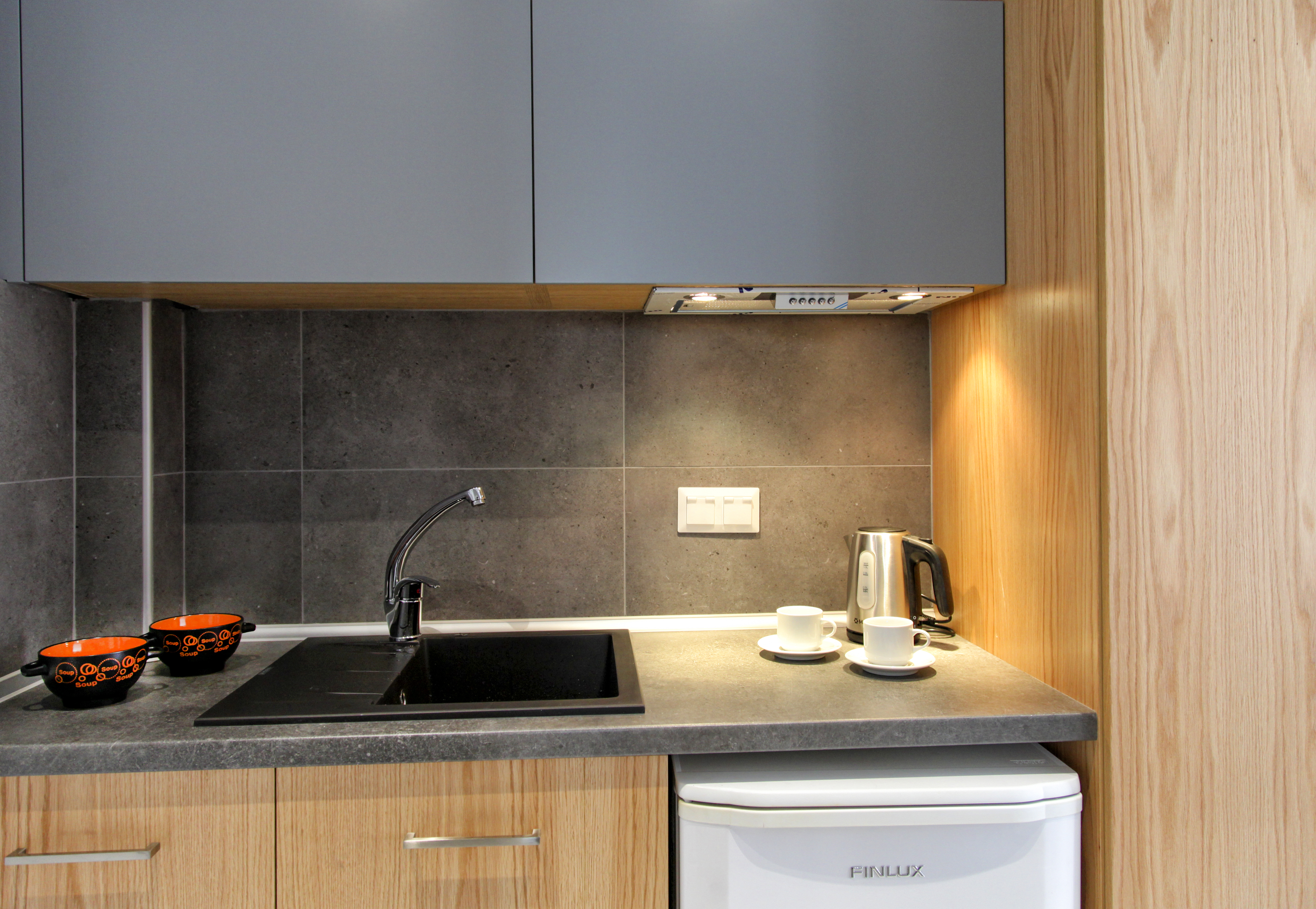 Royal Hotel and Suites