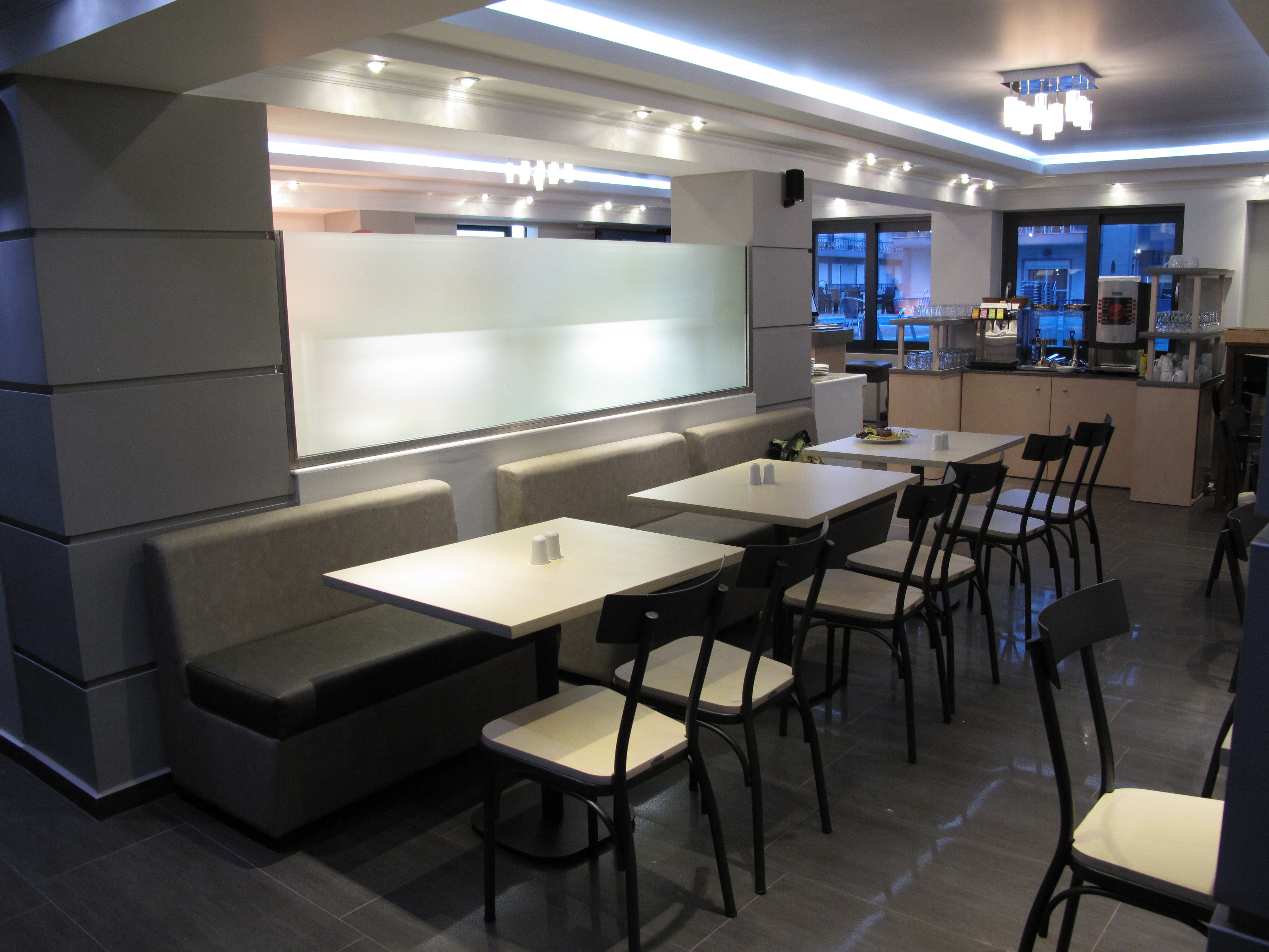 Royal Hotel and Suites