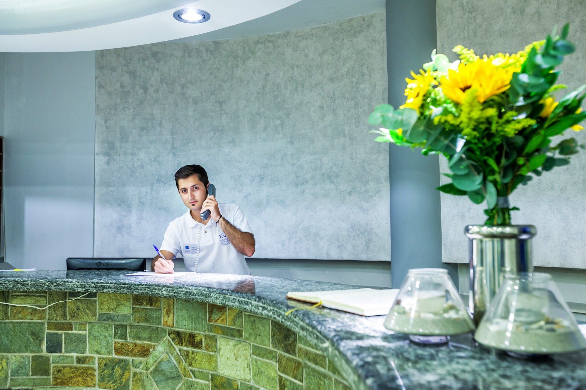 Xenios Dolphin Beach Hotel