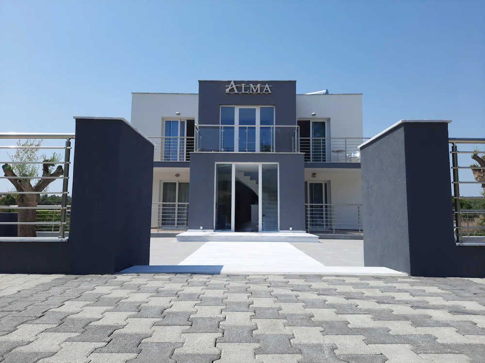 Alma Elegant rooms