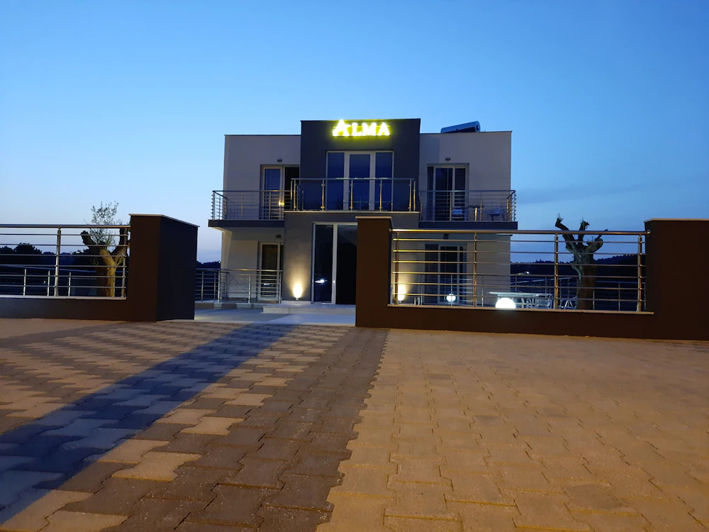 Alma Elegant rooms
