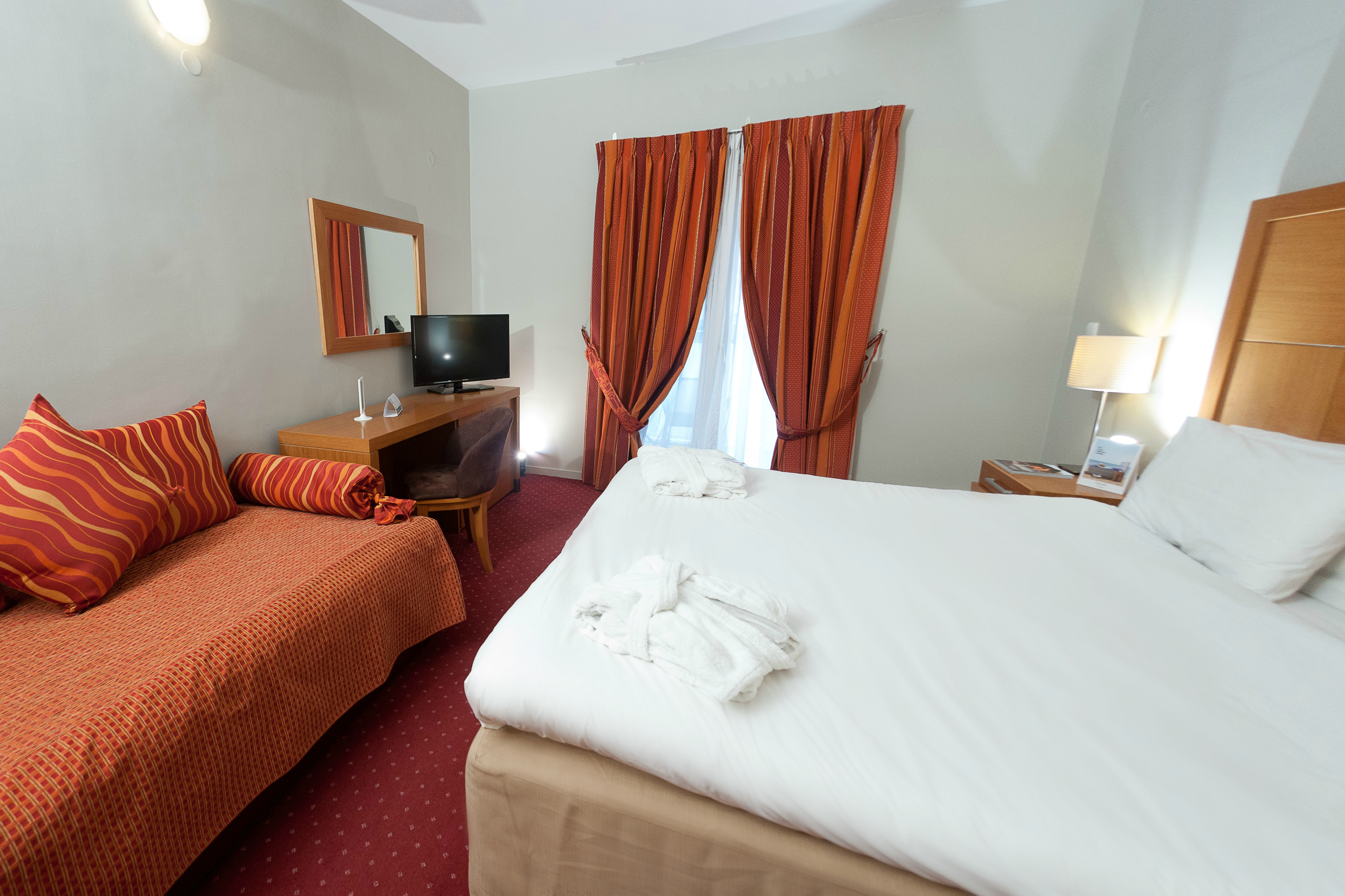 Golden Star City Resort