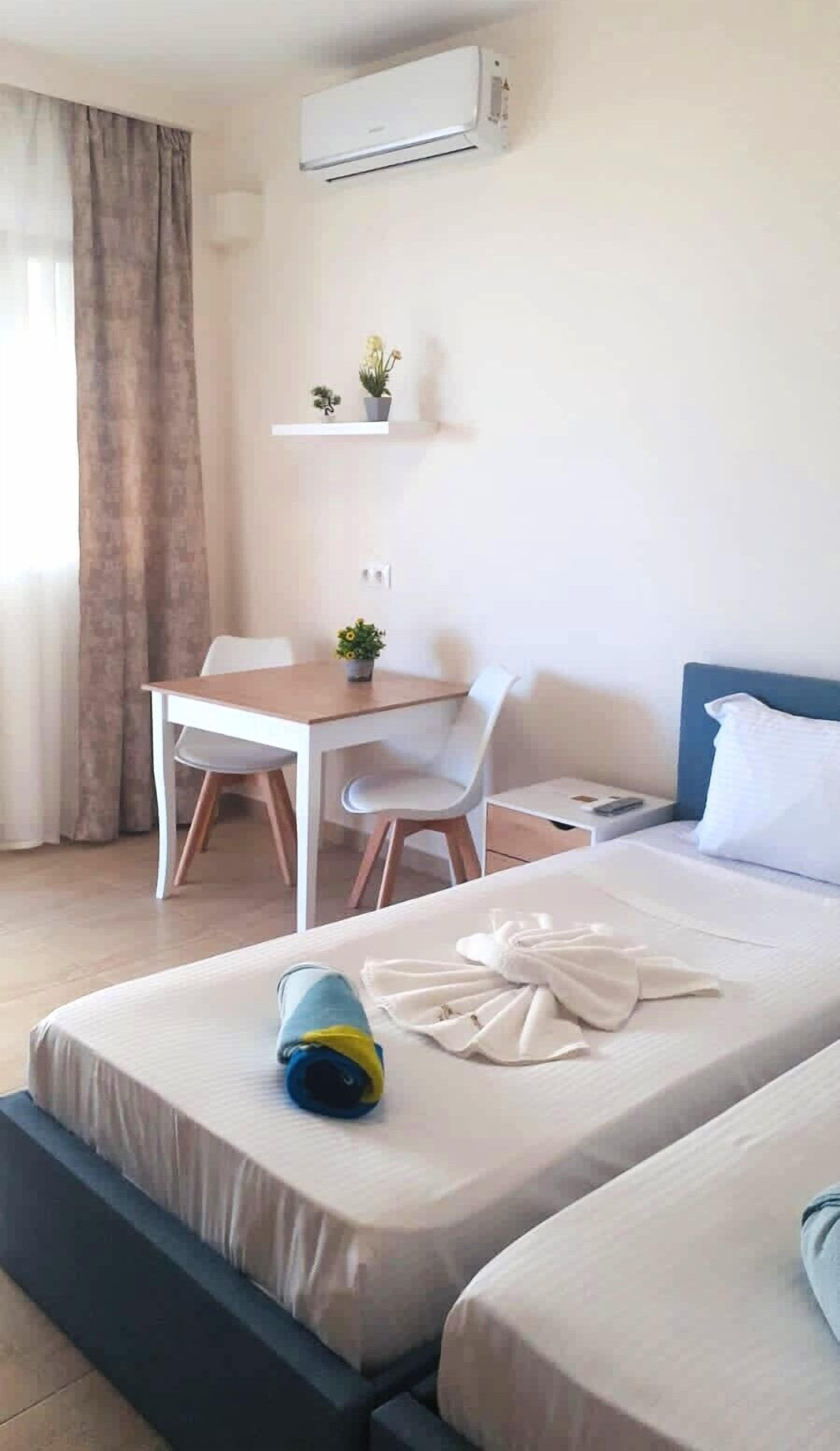 Navarino Luxe Suites With Sea View