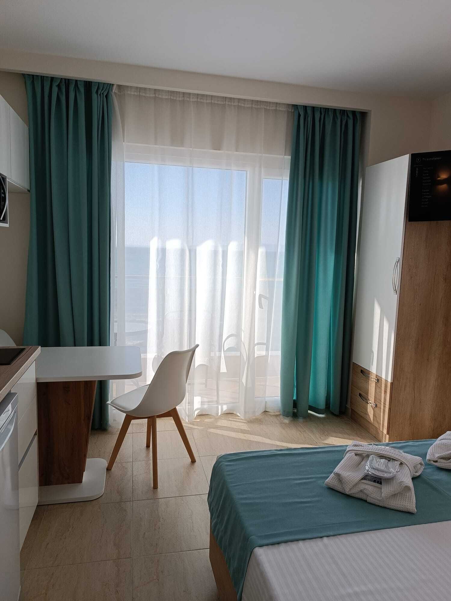 Navarino Luxe Suites With Sea View