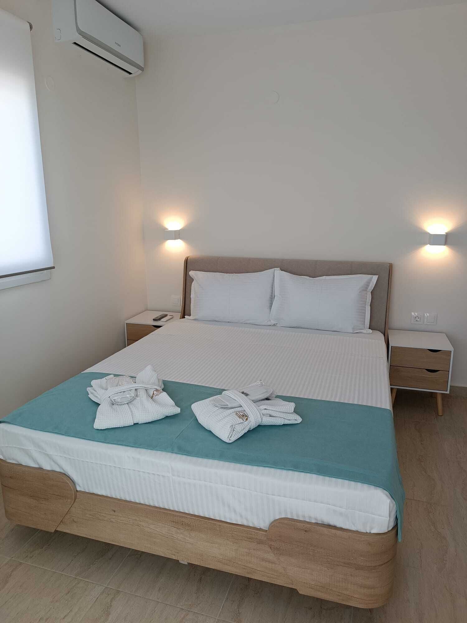 Navarino Luxe Suites With Sea View