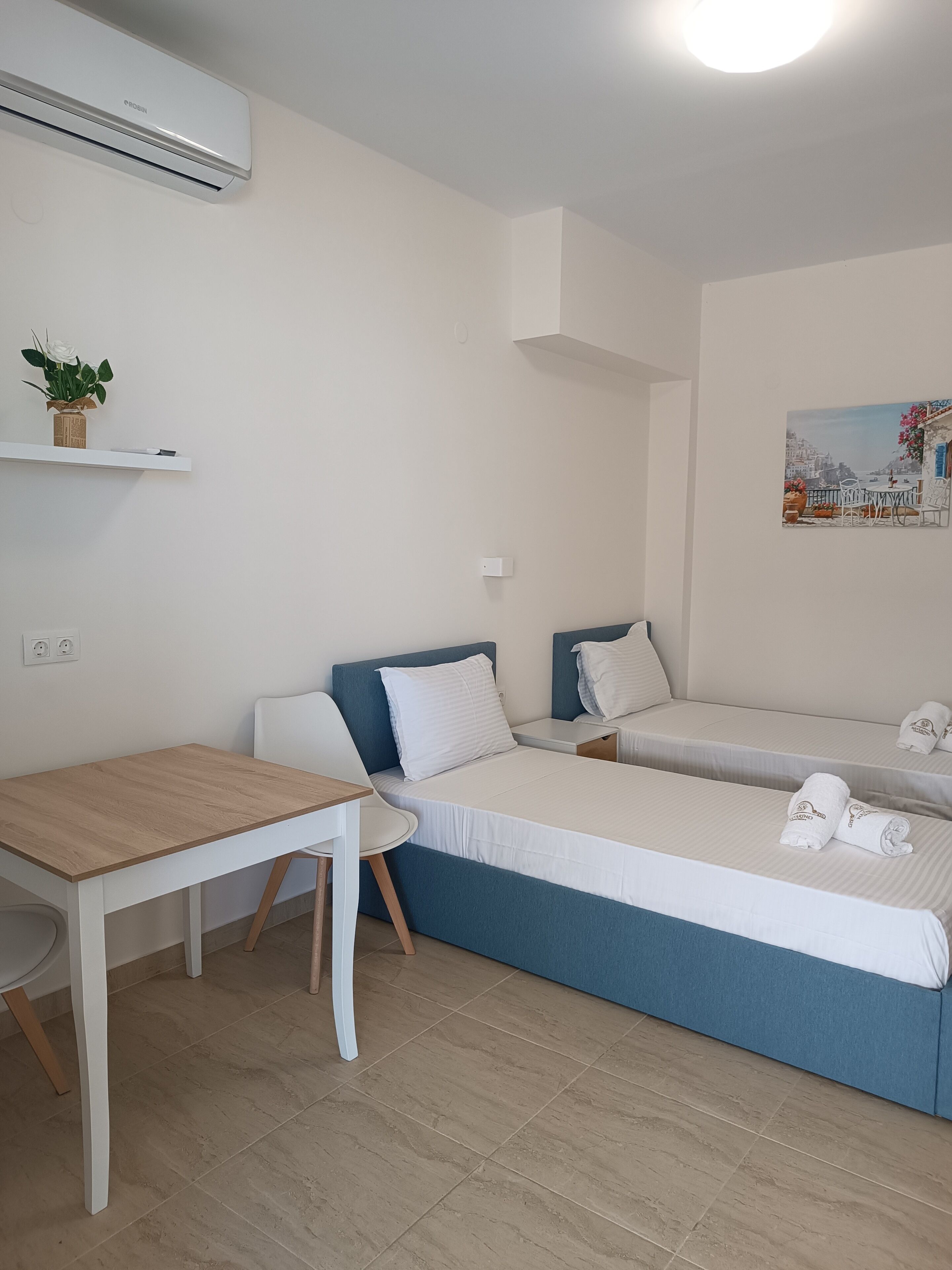 Navarino Luxe Suites With Sea View