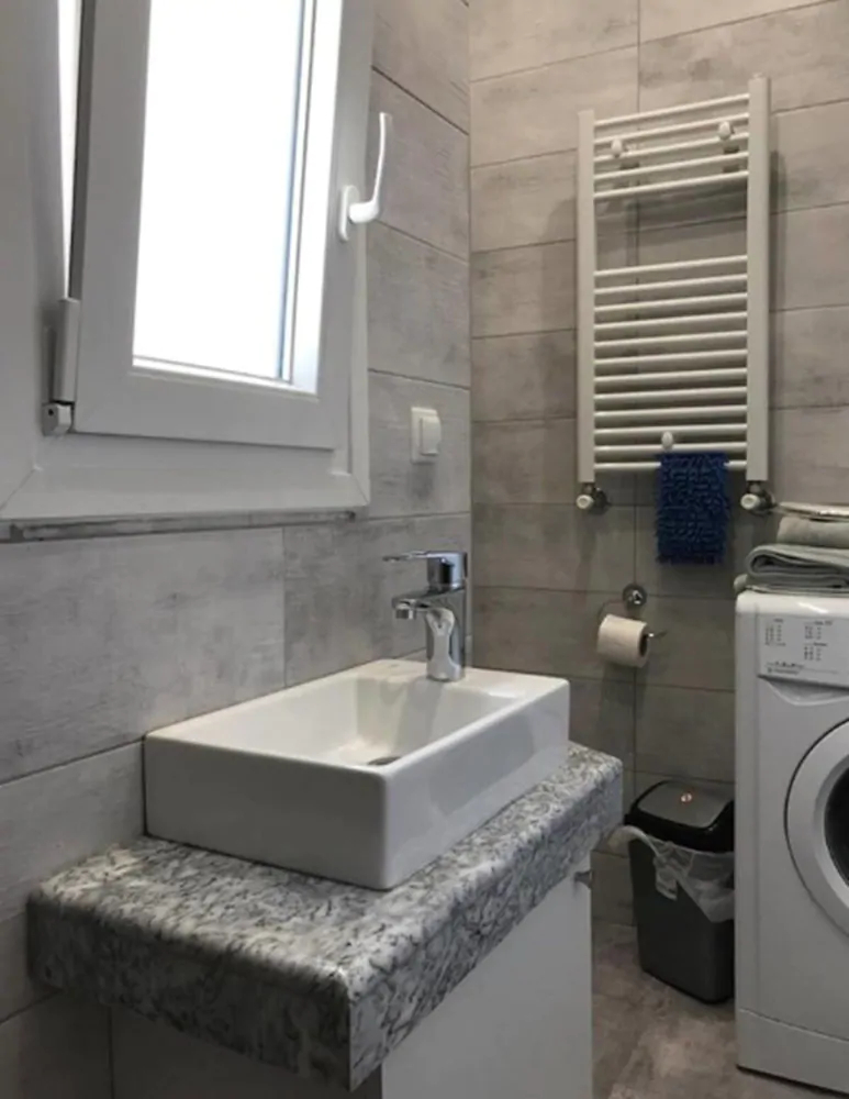 Filippou 13 Luxury APRTS with balcony