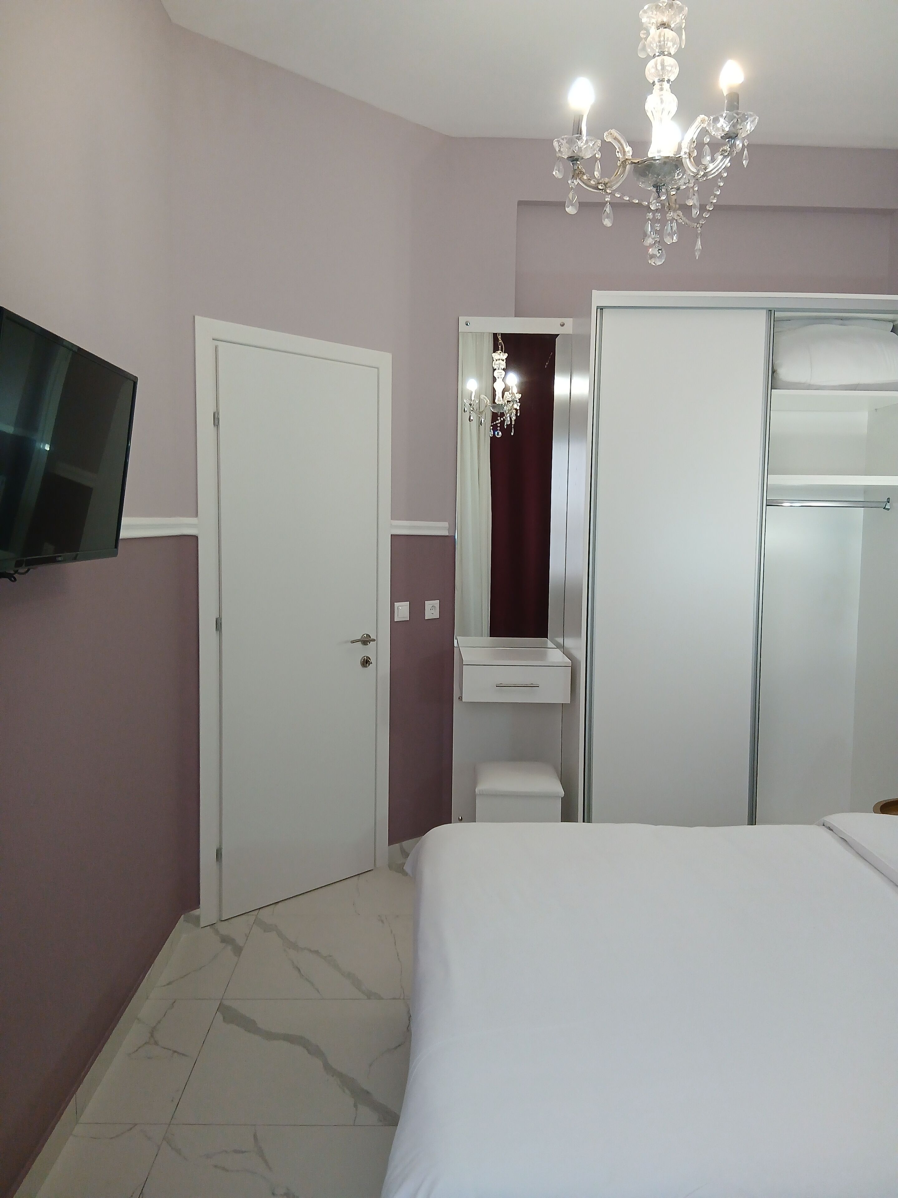 Black Onyx Comfort Suites