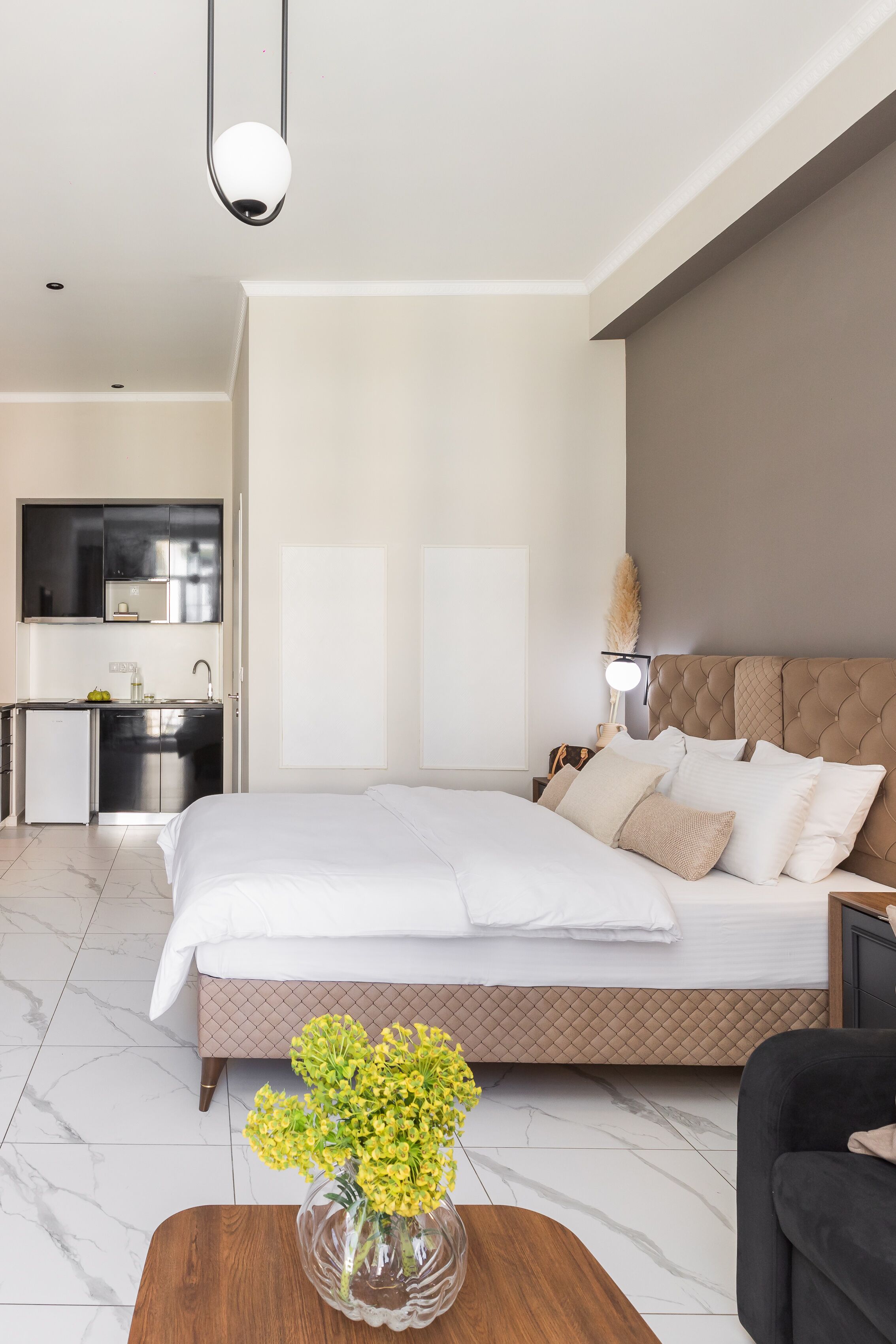 Black Onyx Comfort Suites