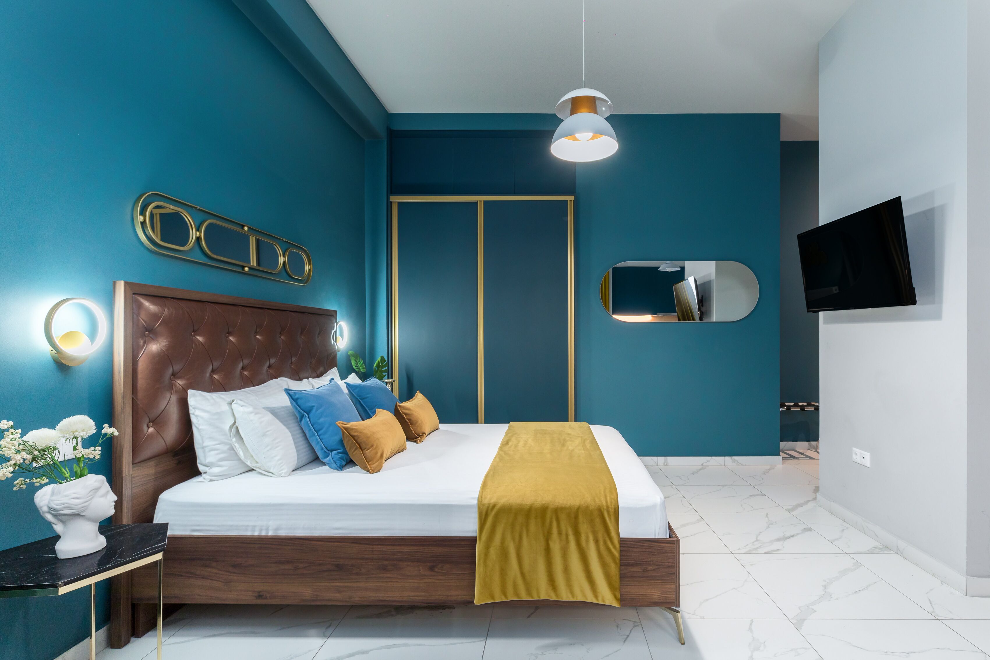 Black Onyx Comfort Suites