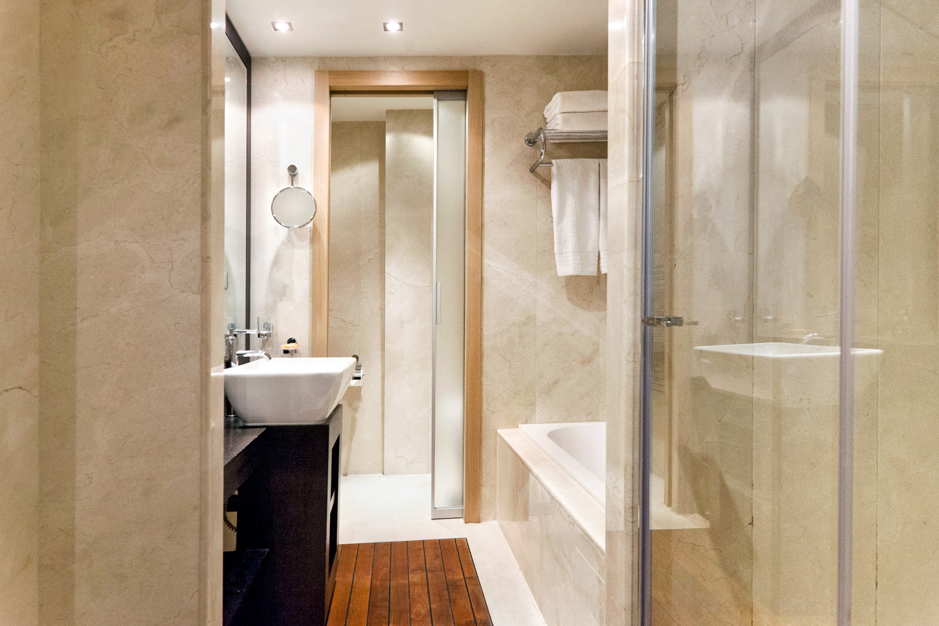 Daios Luxury Living