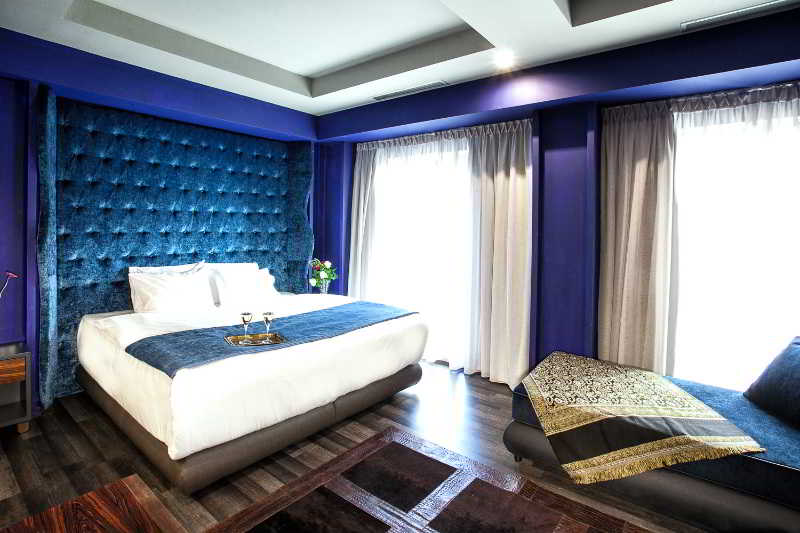 Diamond Suites