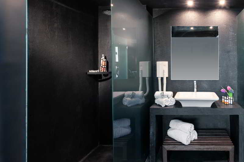 Diamond Suites