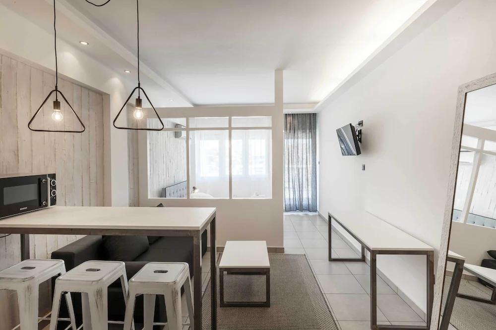 Evel's Home Suites