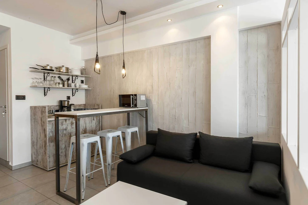 Evel's Home Suites
