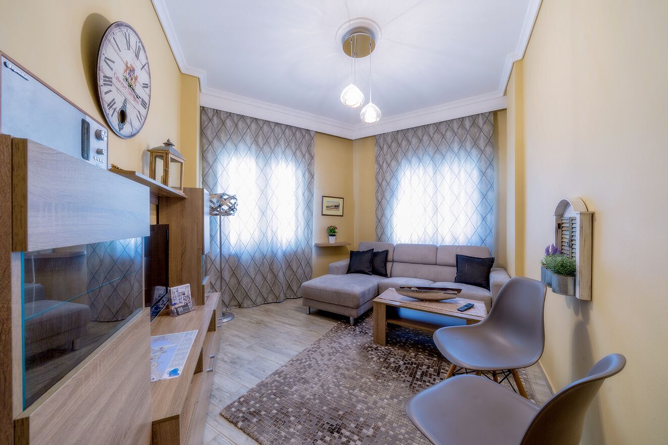 Kentrikon Deluxe Apartment  by Must