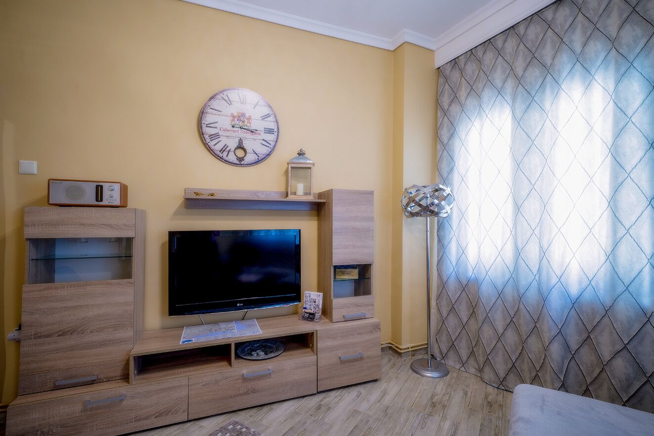 Kentrikon Deluxe Apartment  by Must