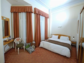 MODERN Revival Luxury Hotel