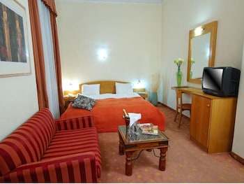 MODERN Revival Luxury Hotel