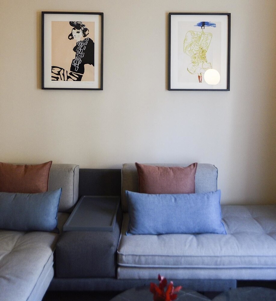 Roomore Apartments