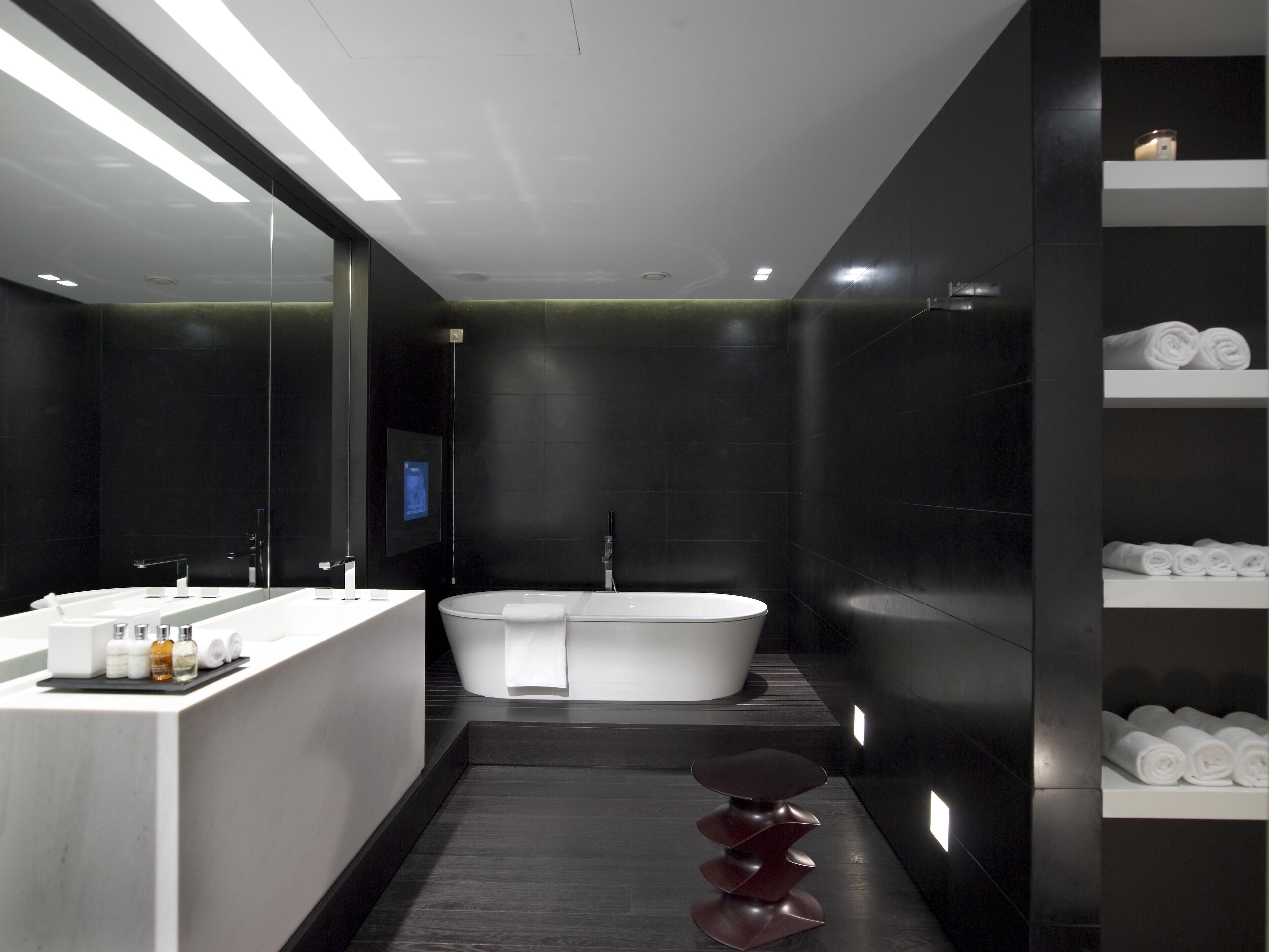 The Met Hotel