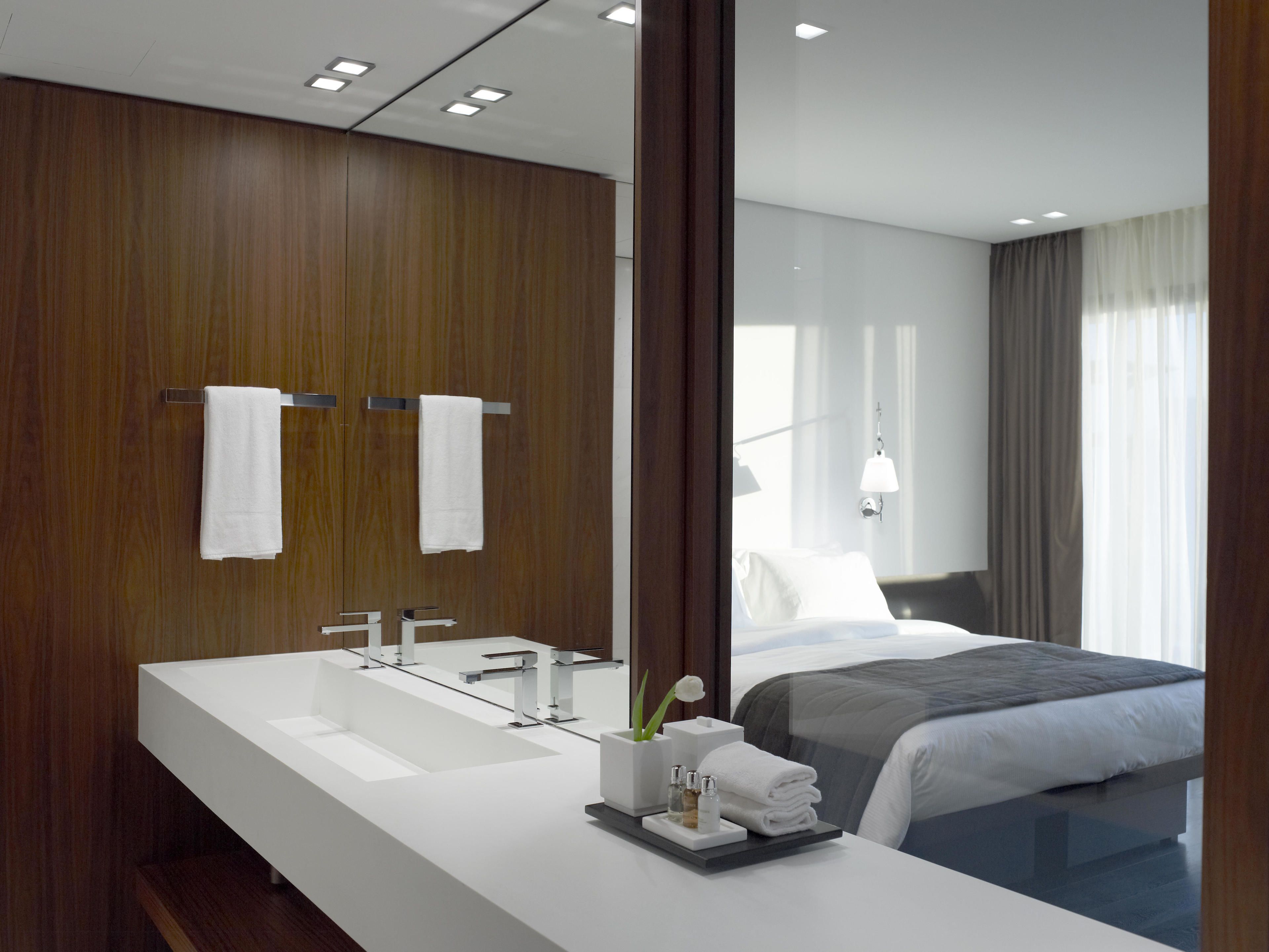 The Met Hotel