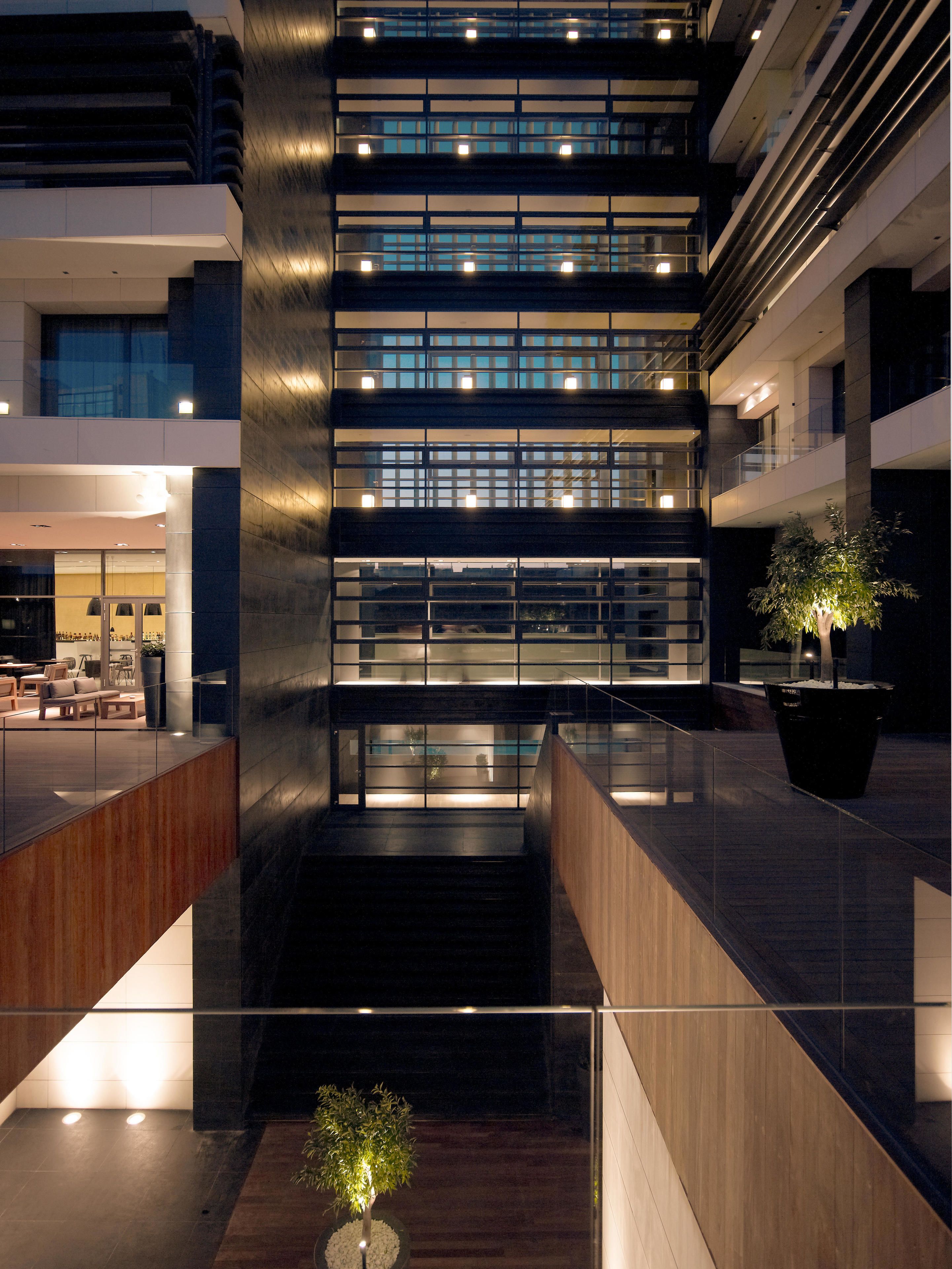 The Met Hotel