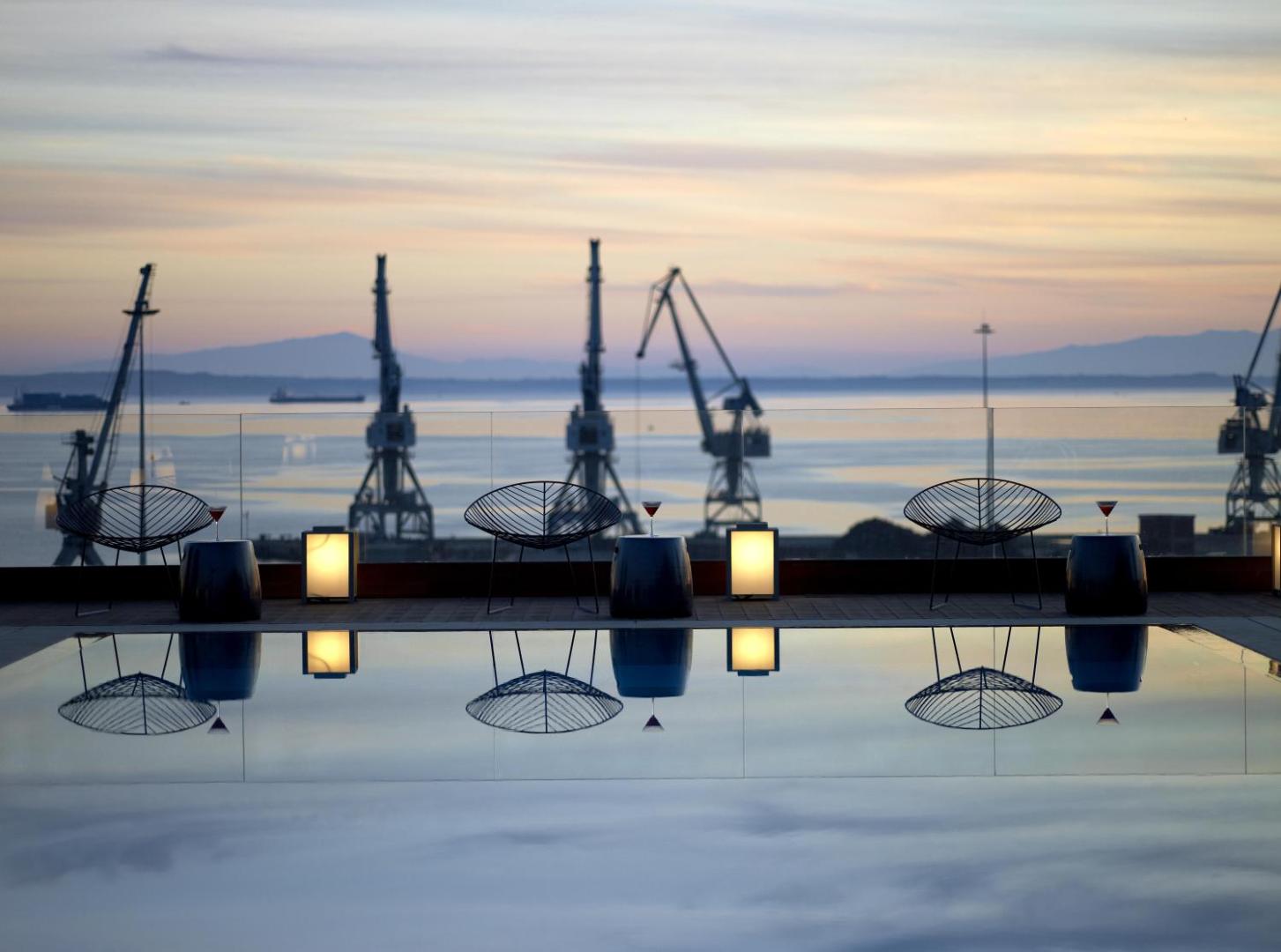 The Met Hotel