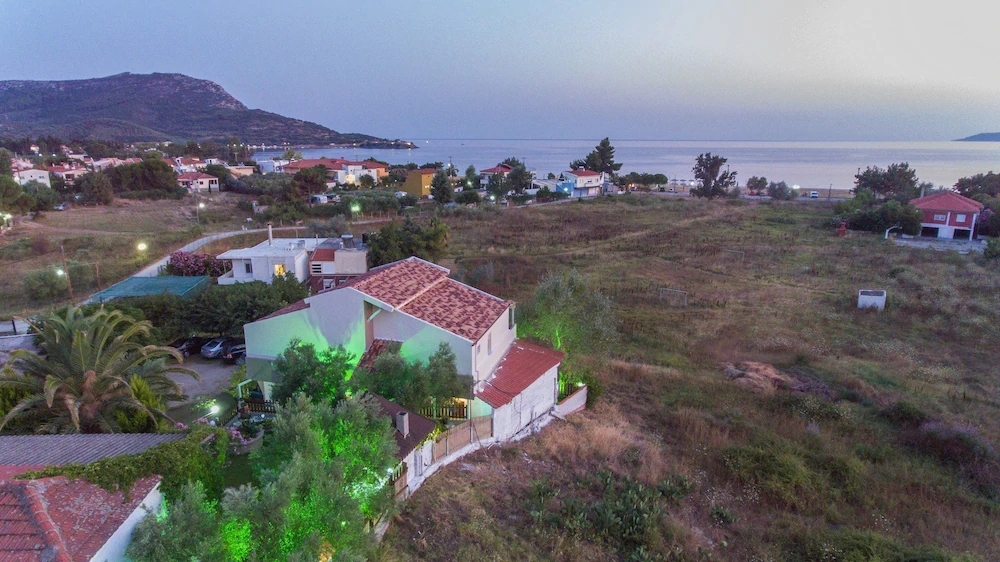 Pagona House