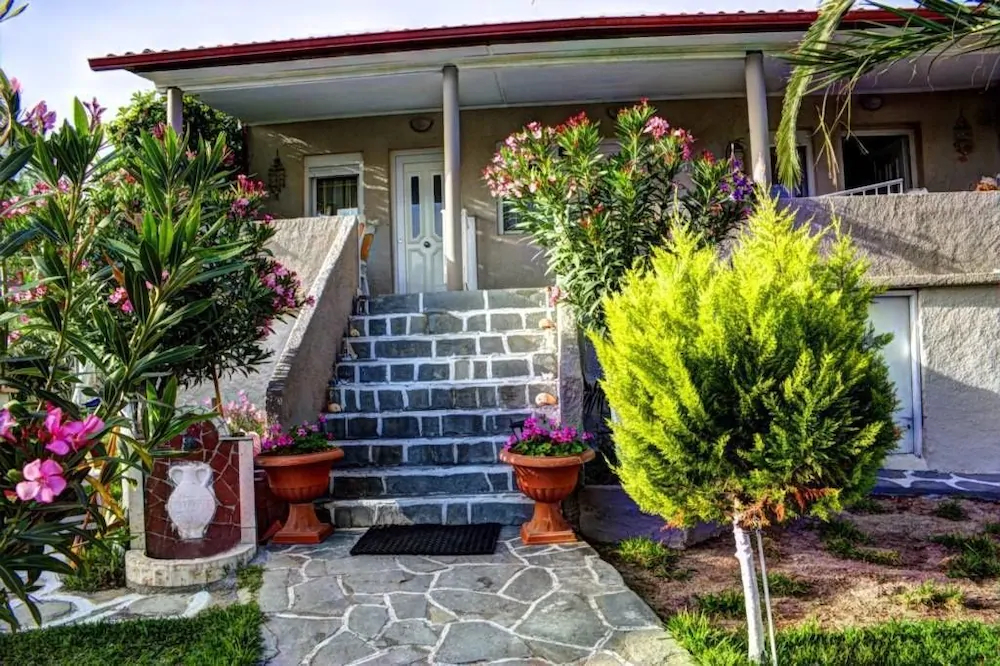 Pagona House