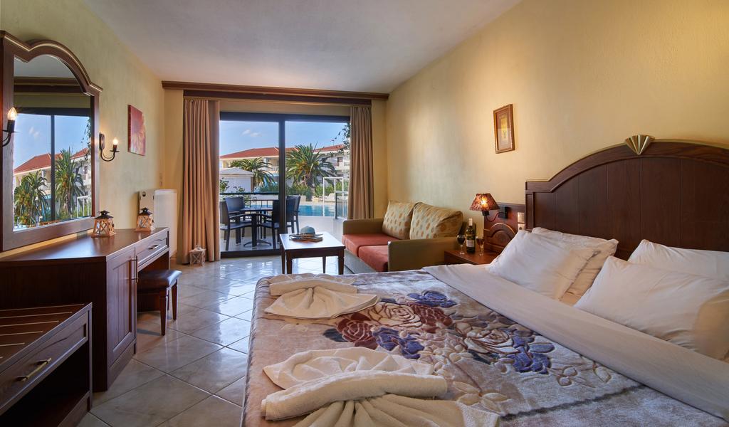 Toroni Blue Sea Hotel