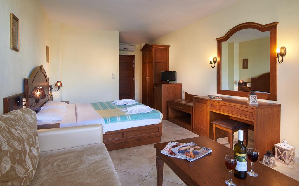 Toroni Blue Sea Hotel