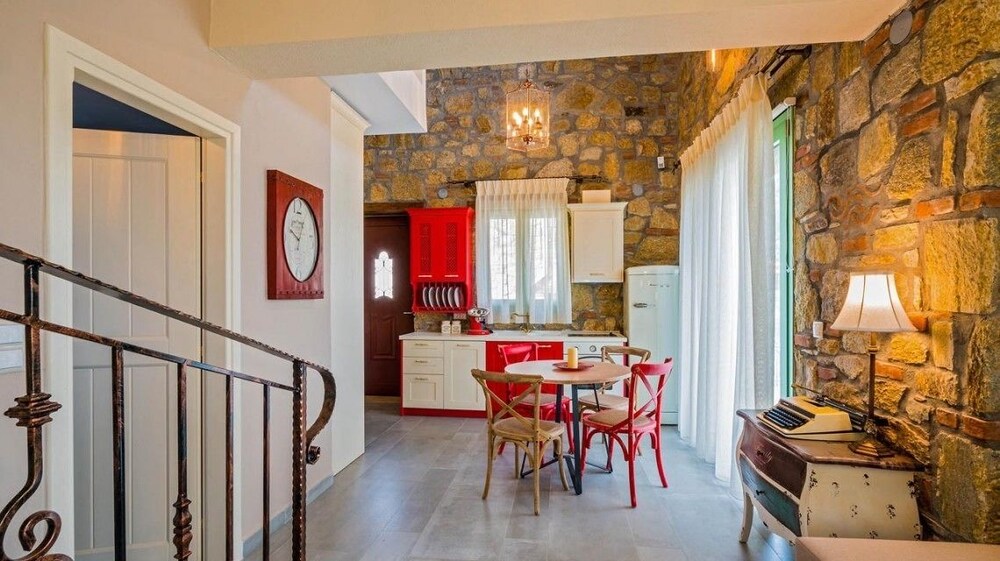 Mediterraneo Luxury Suites Halkidiki