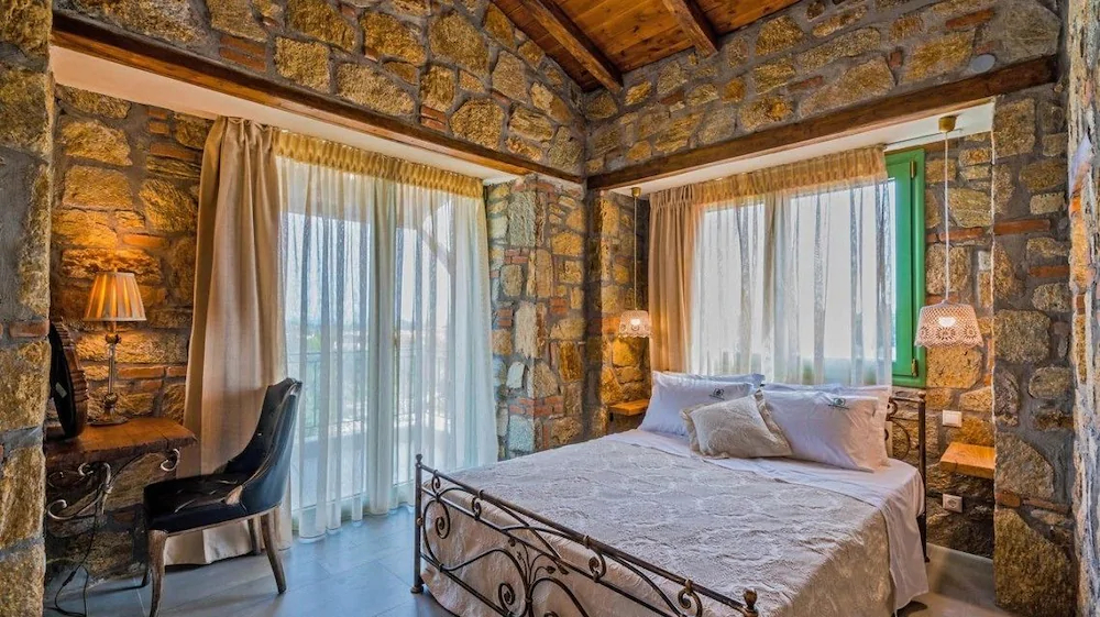 Mediterraneo Luxury Suites Halkidiki