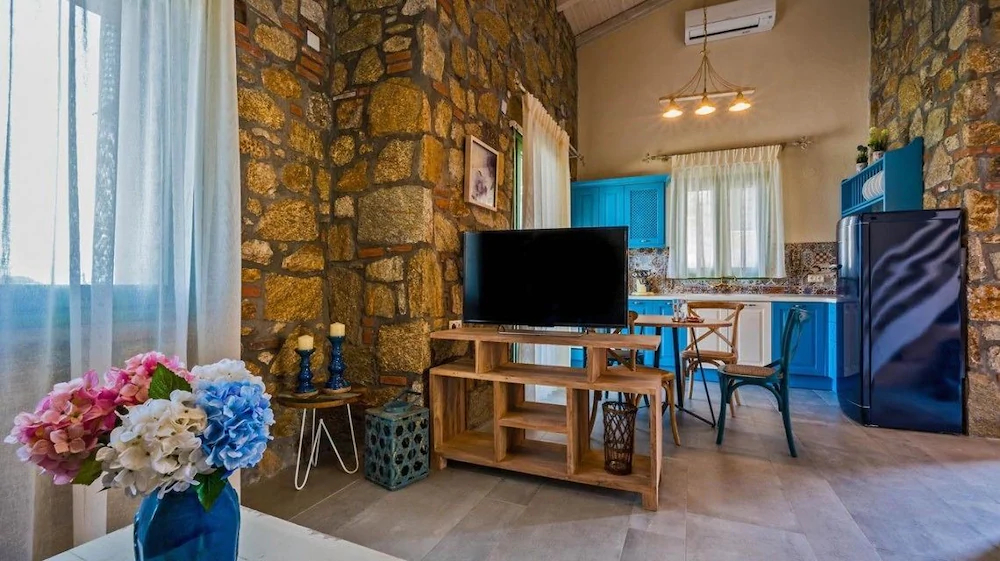 Mediterraneo Luxury Suites Halkidiki