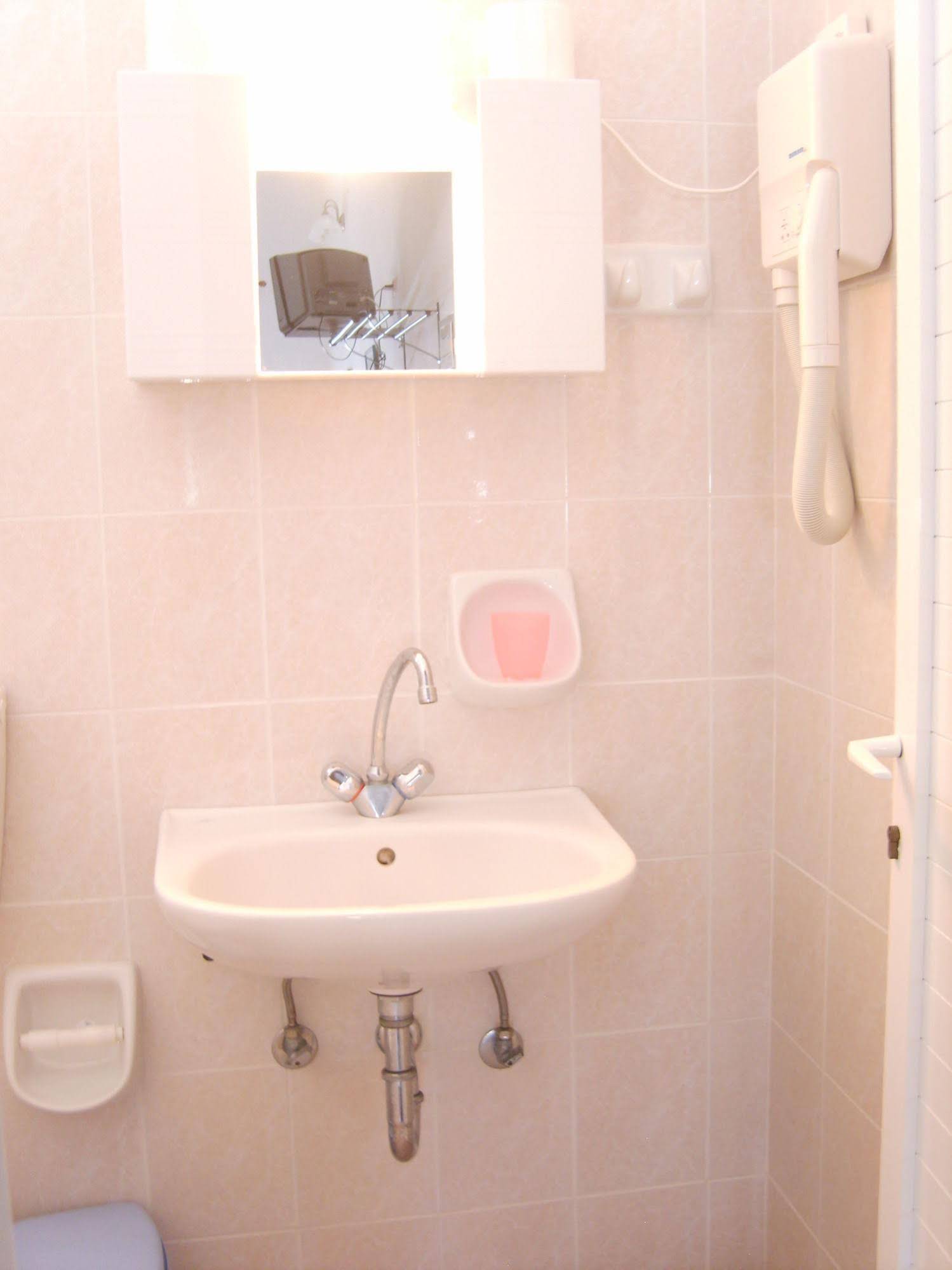 Apostolakis Rooms